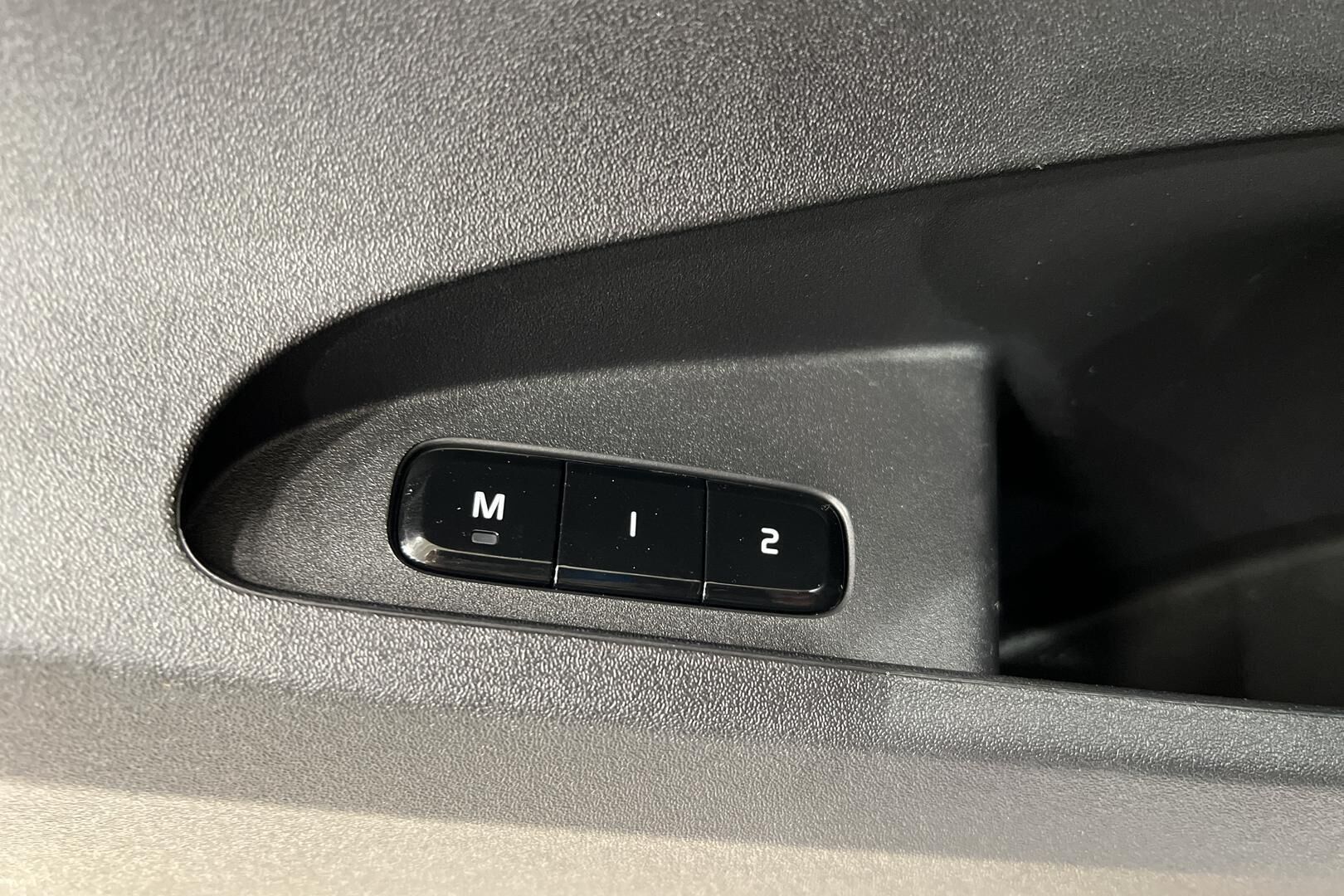 Polestar 2 iso kuva 30