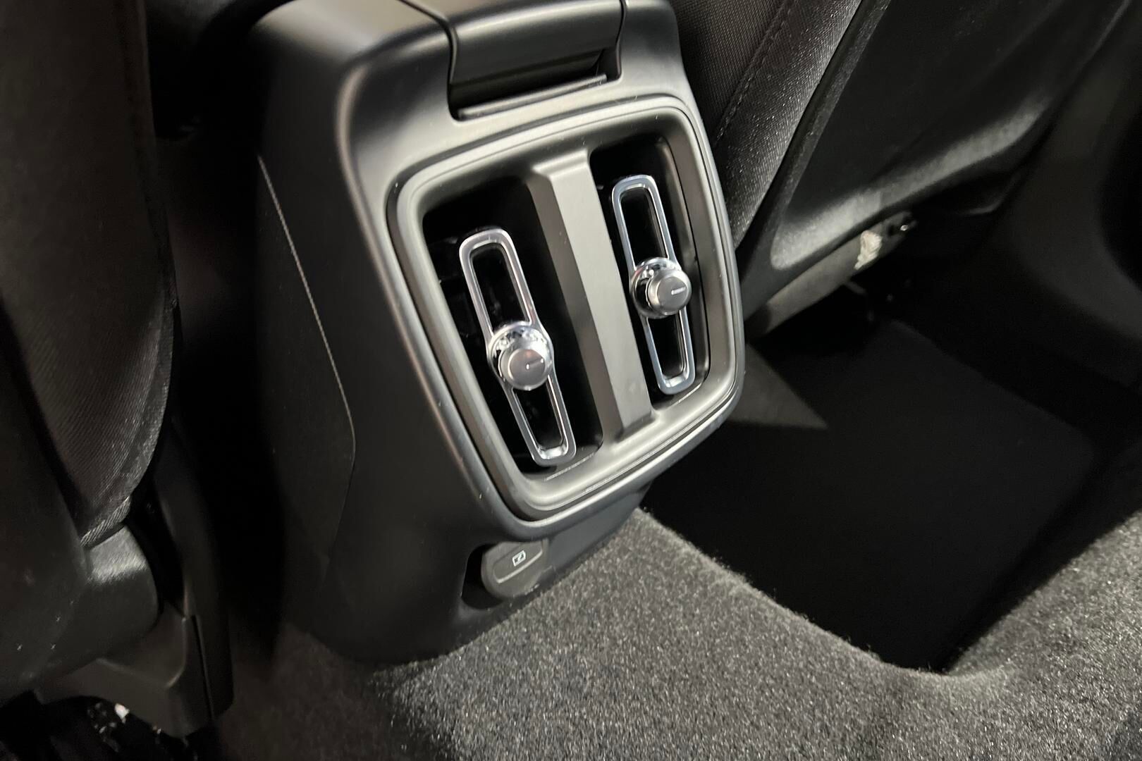 Polestar 2 iso kuva 32