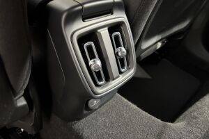 Polestar 2 esikatselu 32