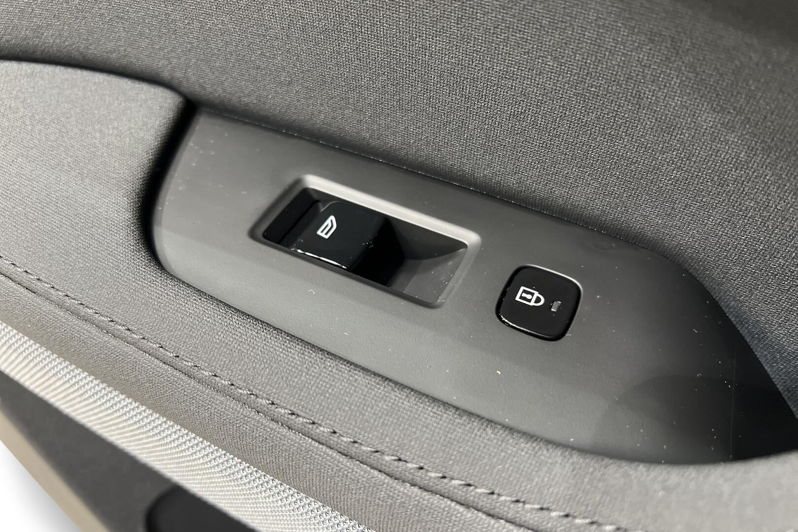 Polestar 2 iso kuva 34