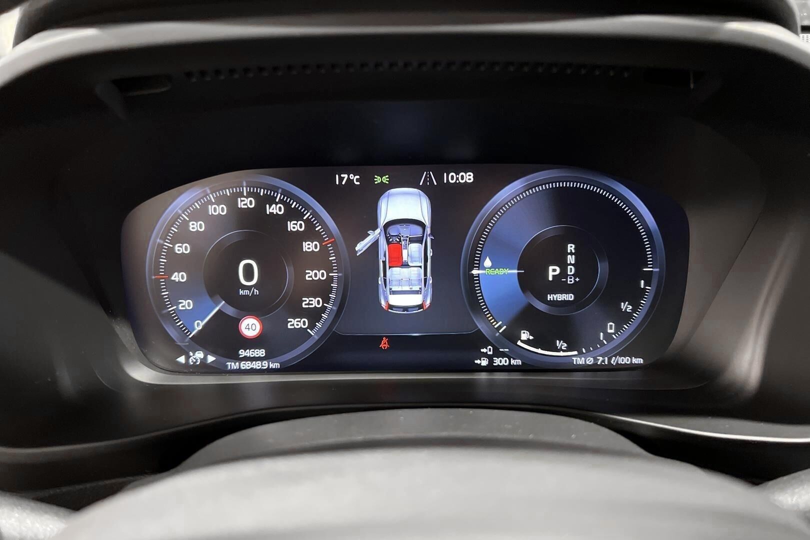 Volvo XC40 iso kuva 19