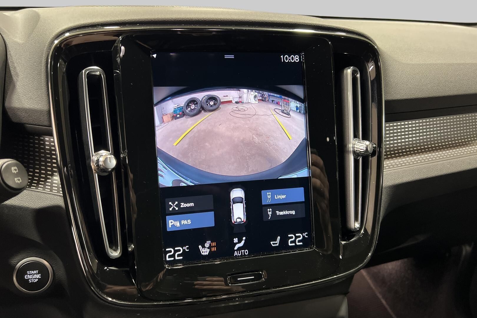 Volvo XC40 iso kuva 21