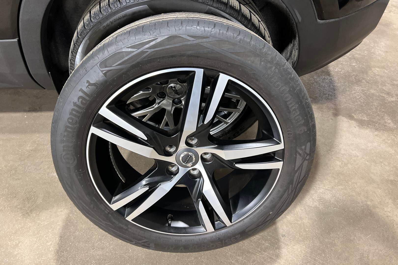 Volvo XC40 iso kuva 22