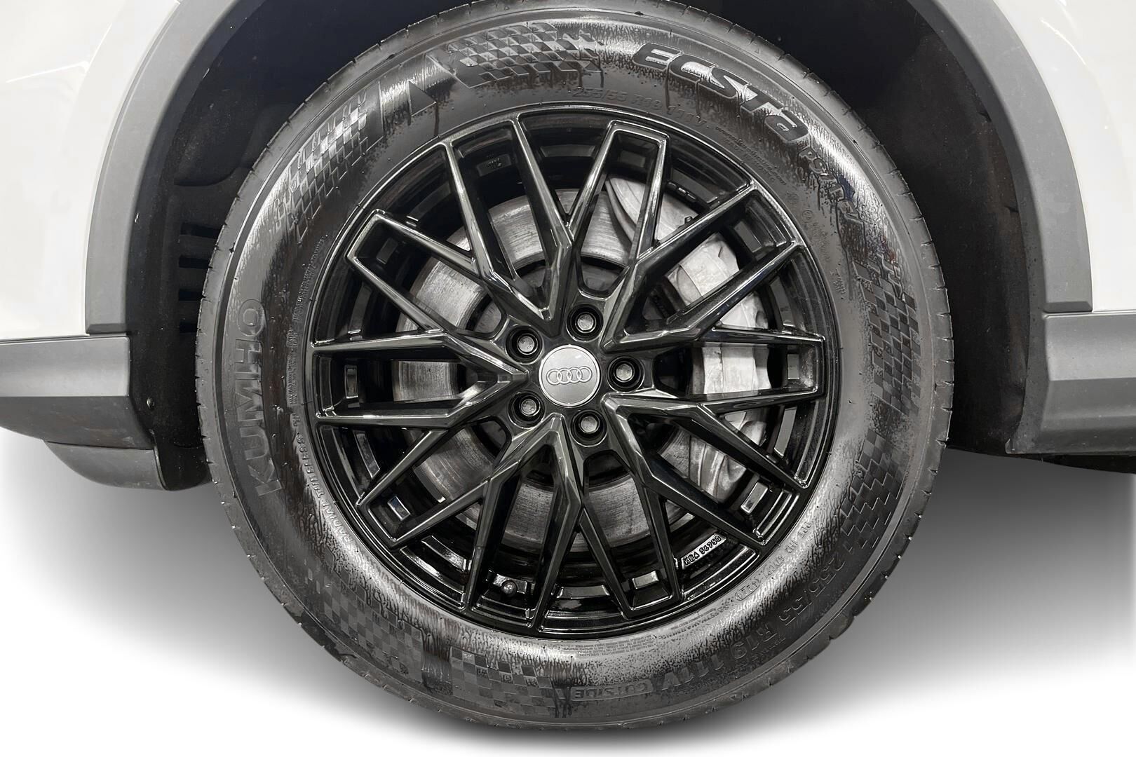 Audi Q7 iso kuva 13