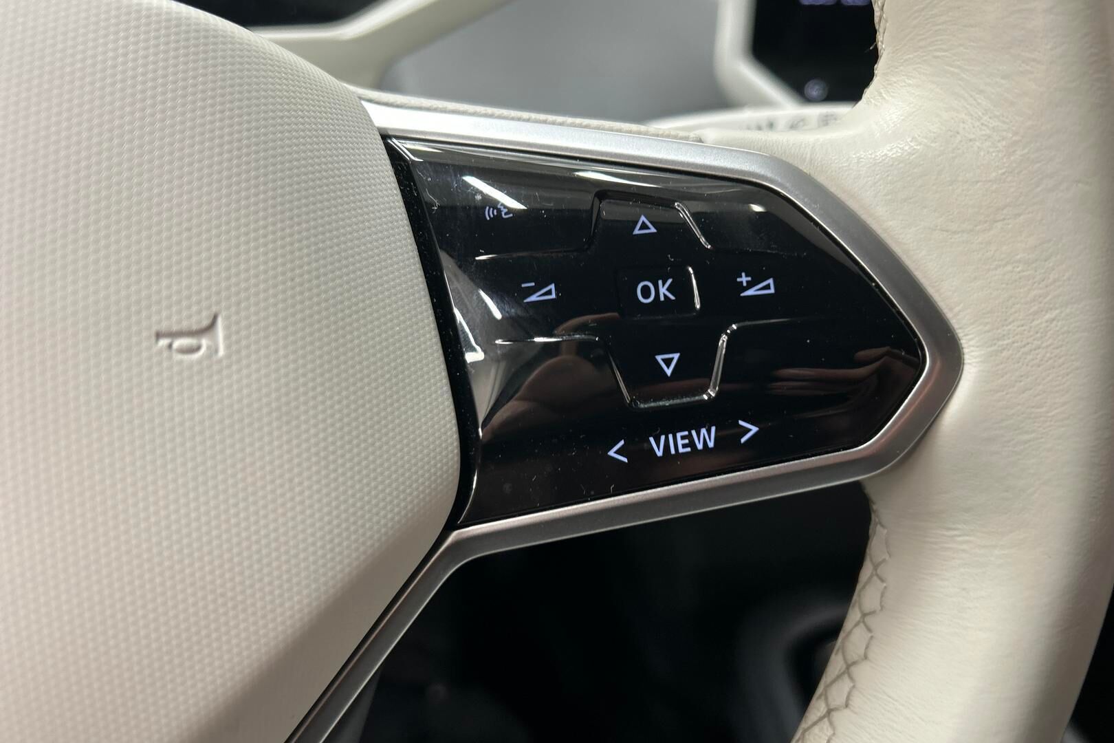 VOLKSWAGEN ID.3 iso kuva 16