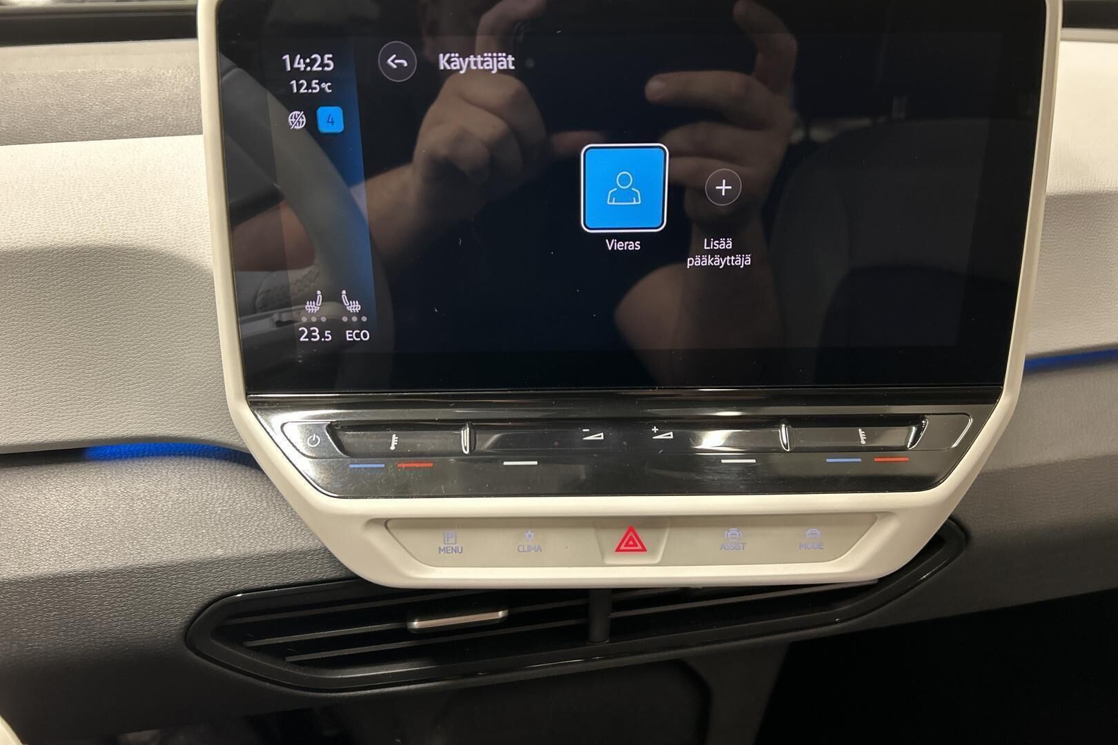 VOLKSWAGEN ID.3 iso kuva 17