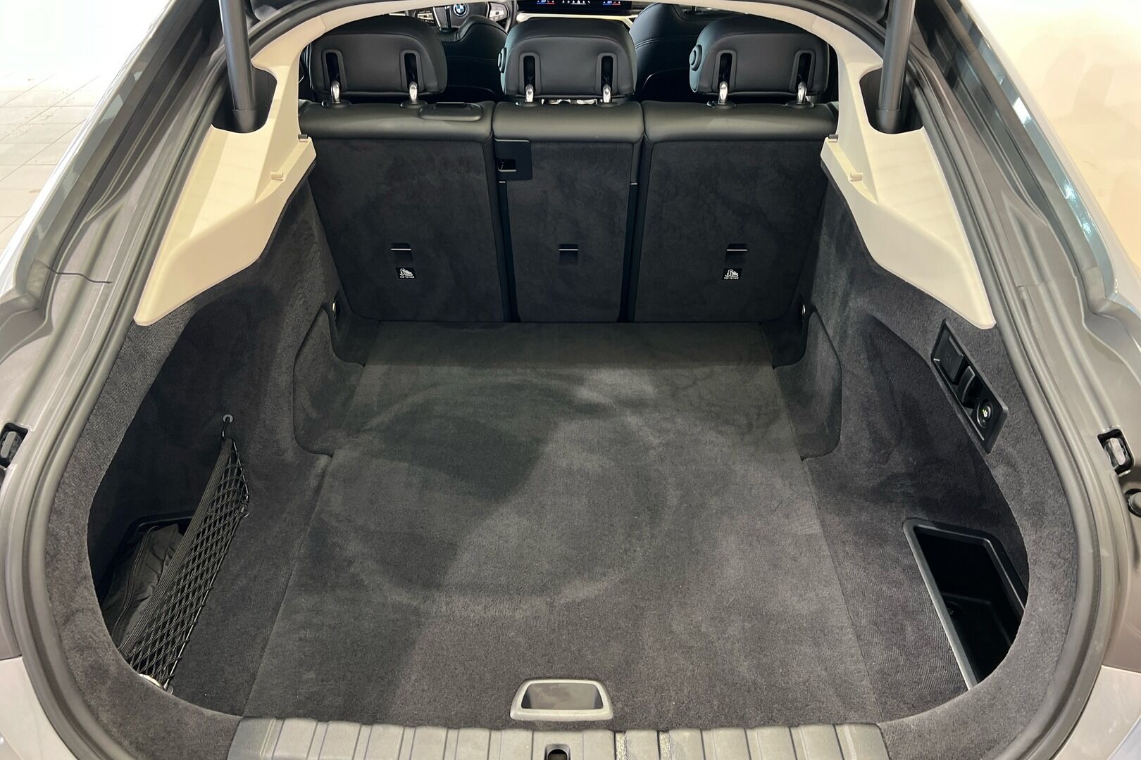 BMW I4 iso kuva 12