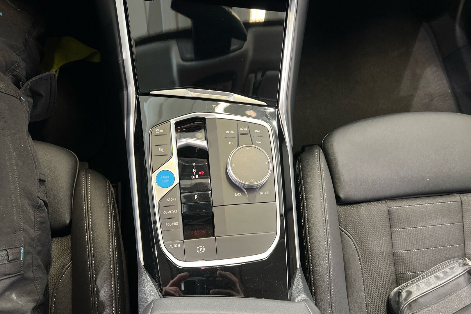 BMW I4 iso kuva 19