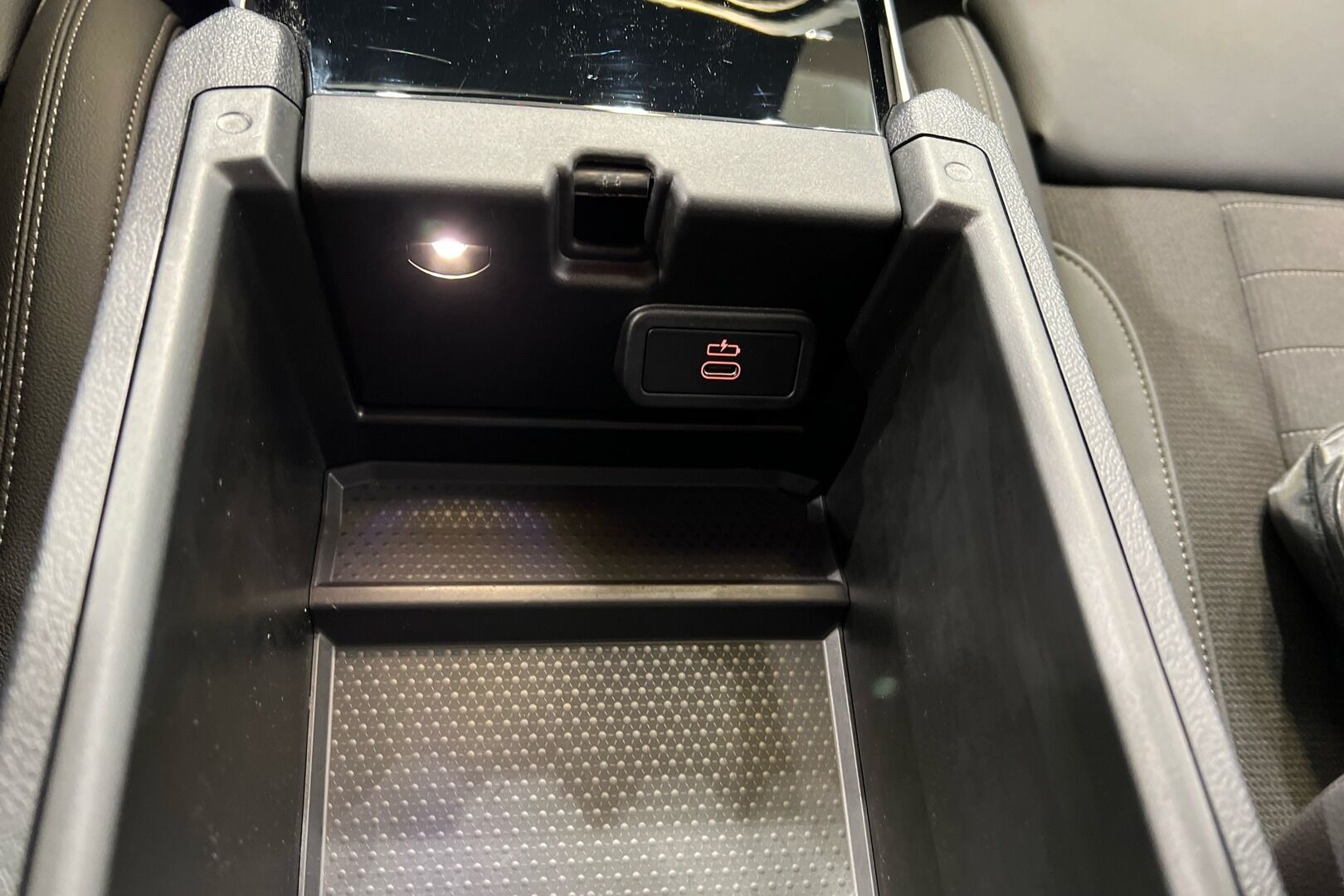 BMW I4 iso kuva 27