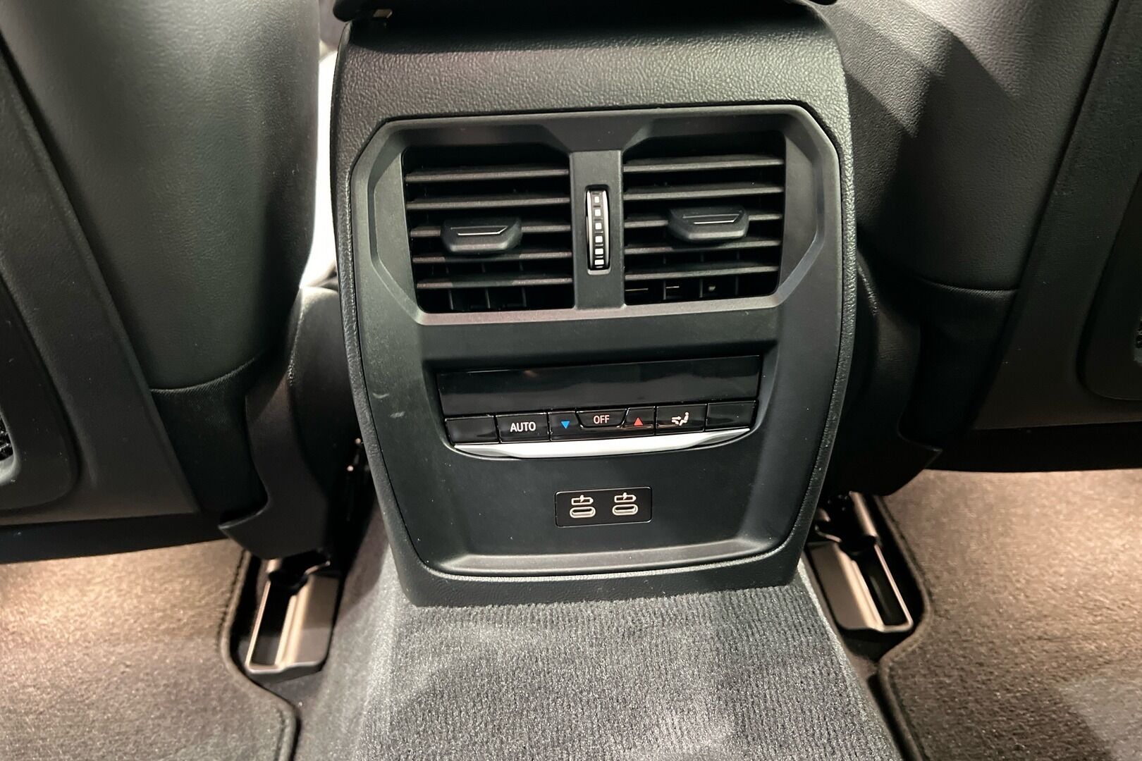 BMW I4 iso kuva 28