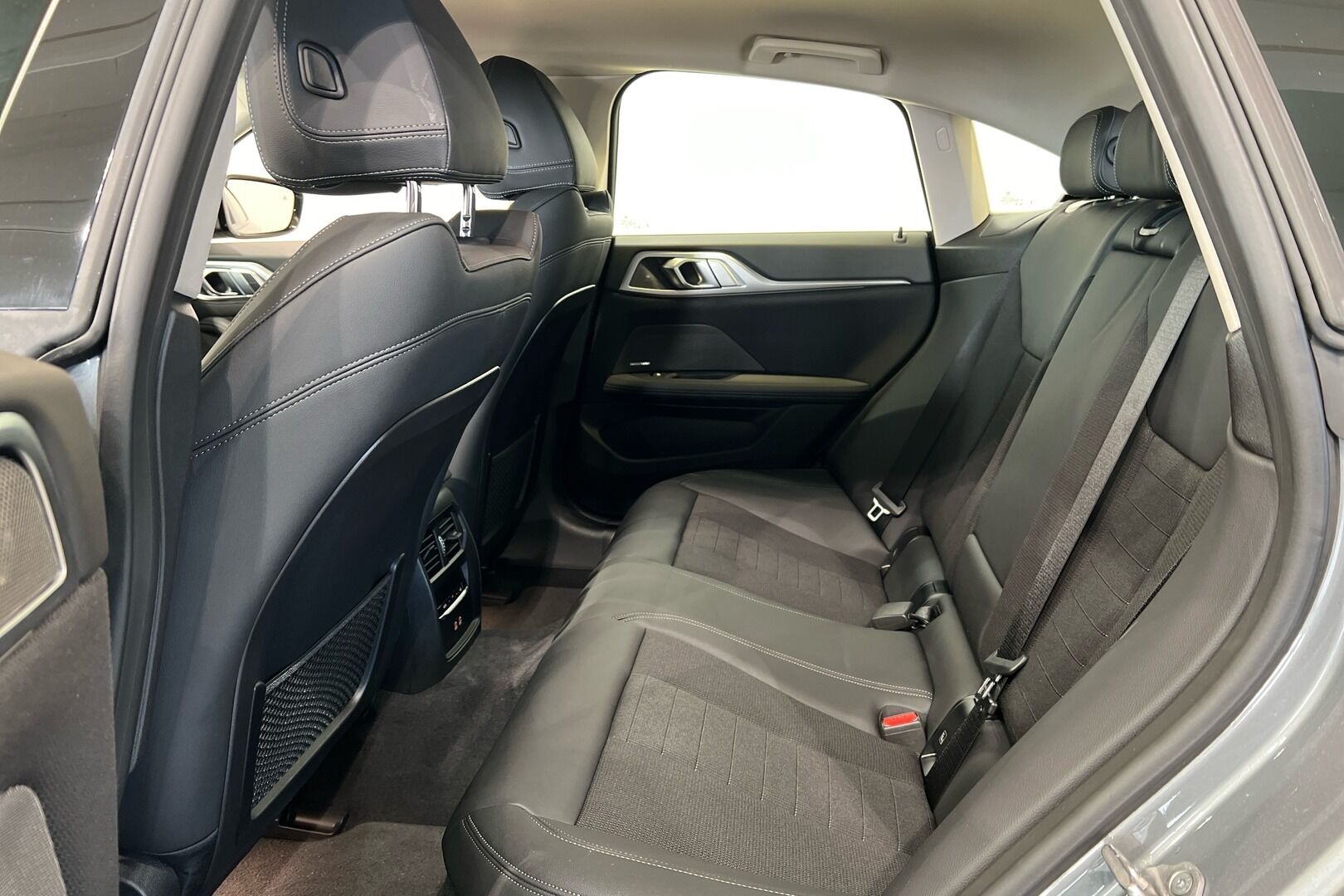 BMW I4 iso kuva 5