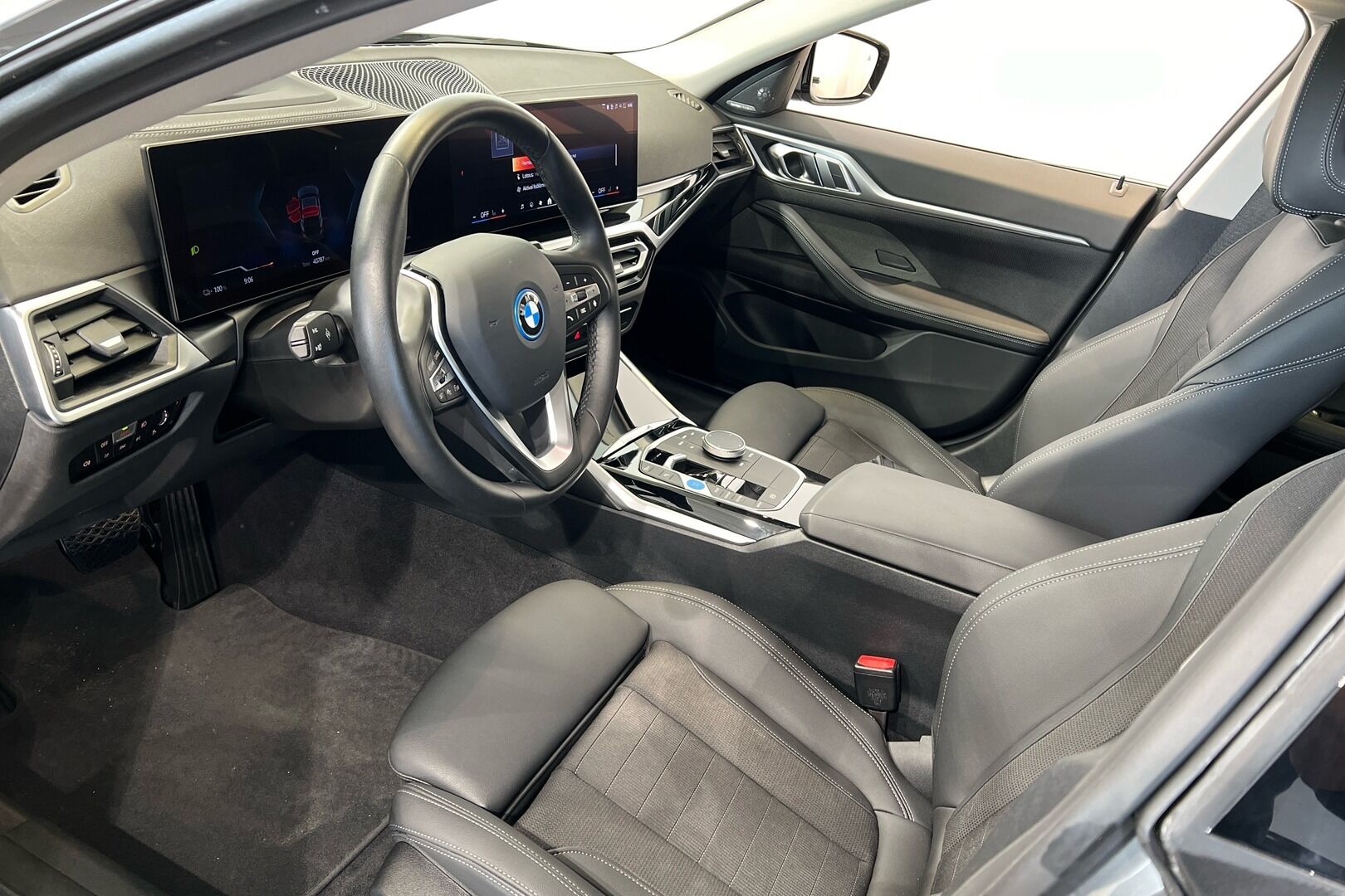 BMW I4 iso kuva 6