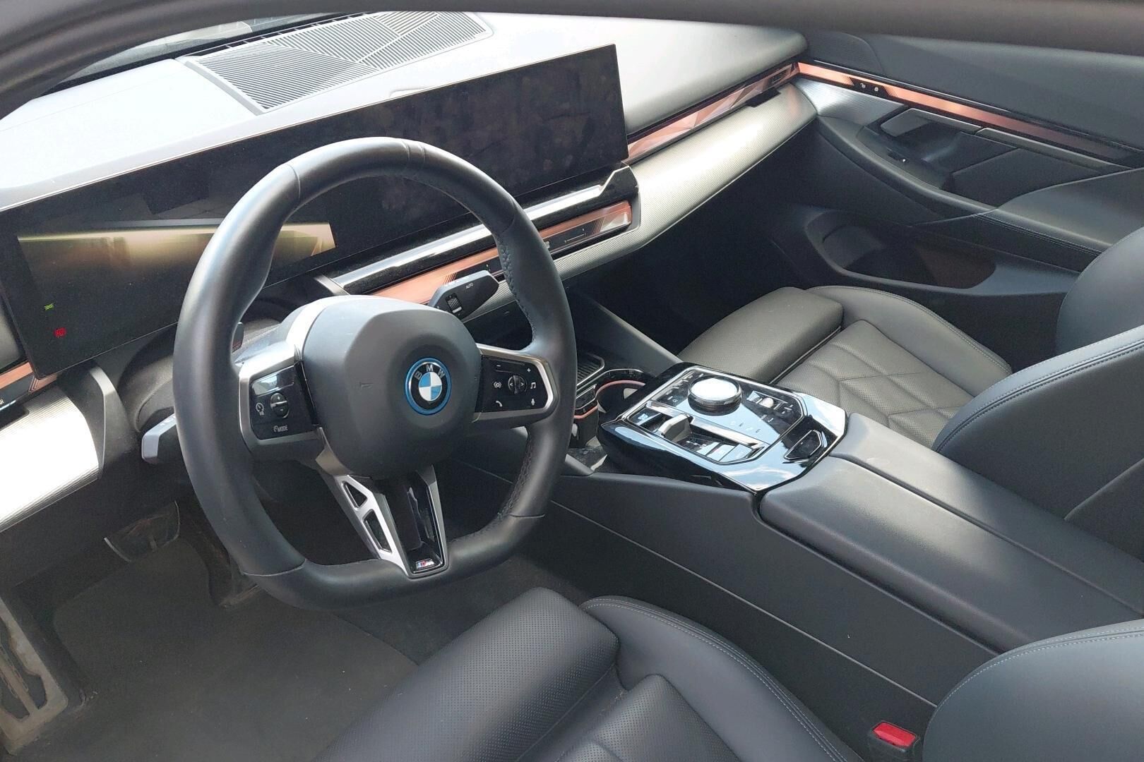 BMW i5 iso kuva 1