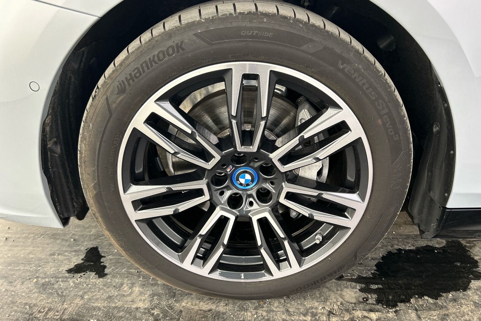 BMW i5 iso kuva 10