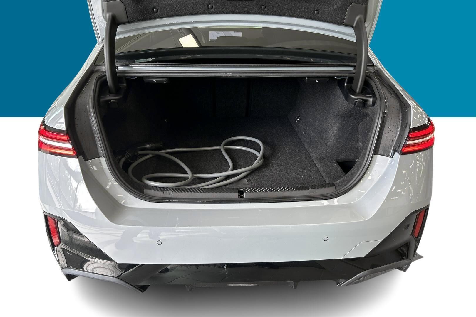 BMW i5 iso kuva 11