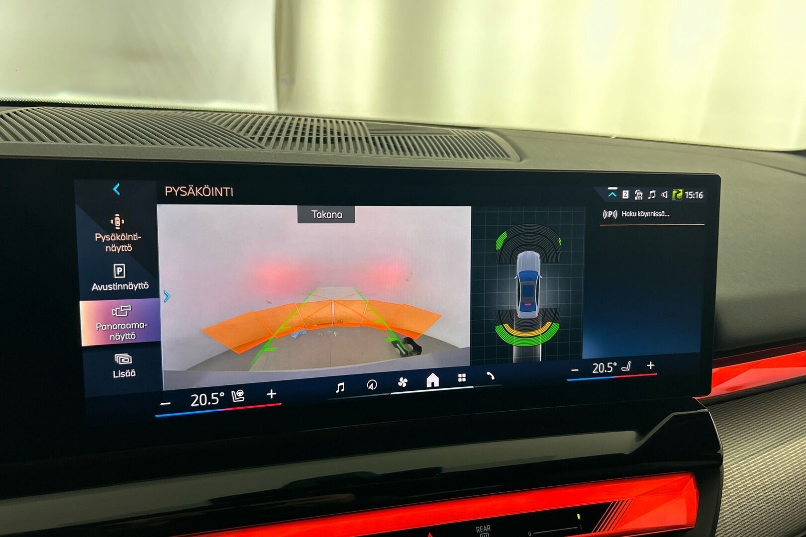 BMW i5 iso kuva 16