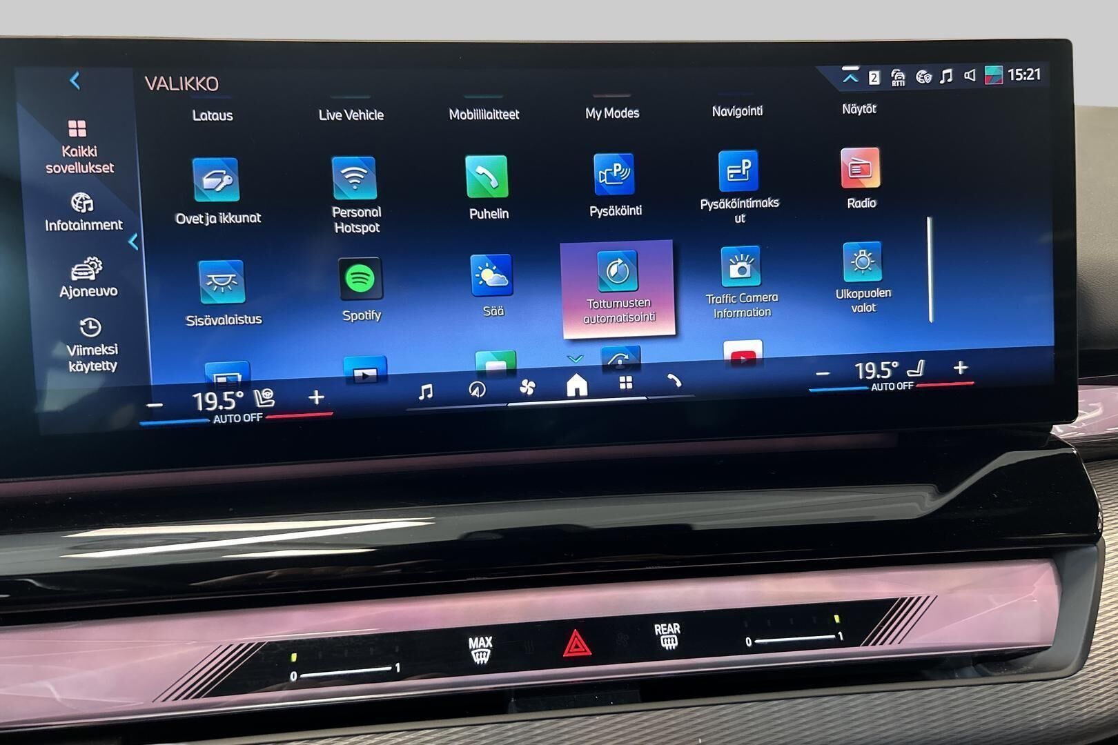 BMW i5 iso kuva 17