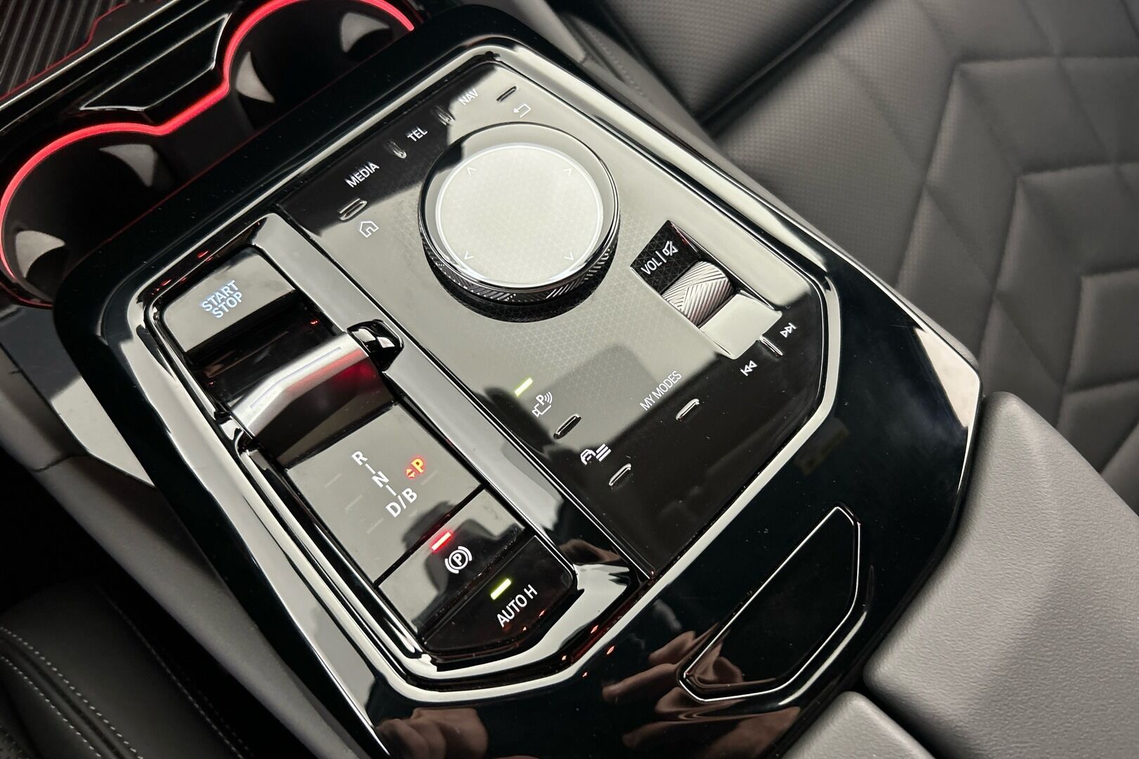 BMW i5 iso kuva 19