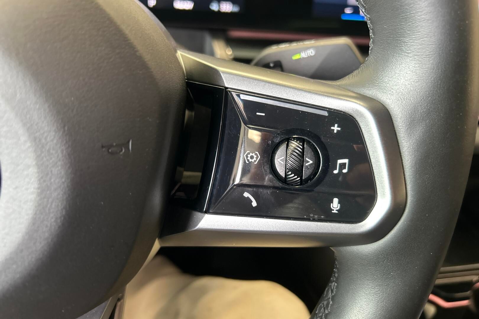 BMW i5 iso kuva 25