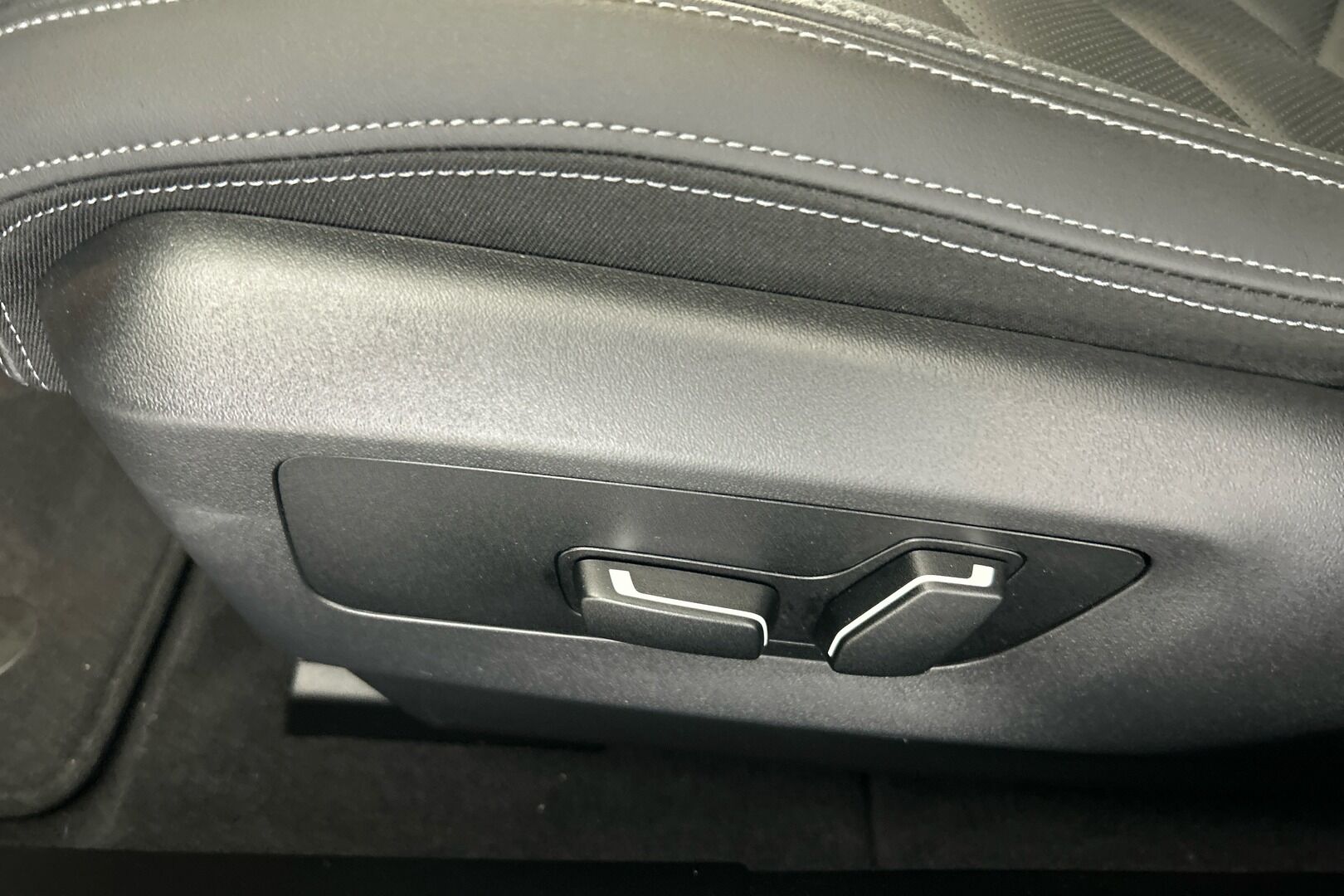 BMW i5 iso kuva 25