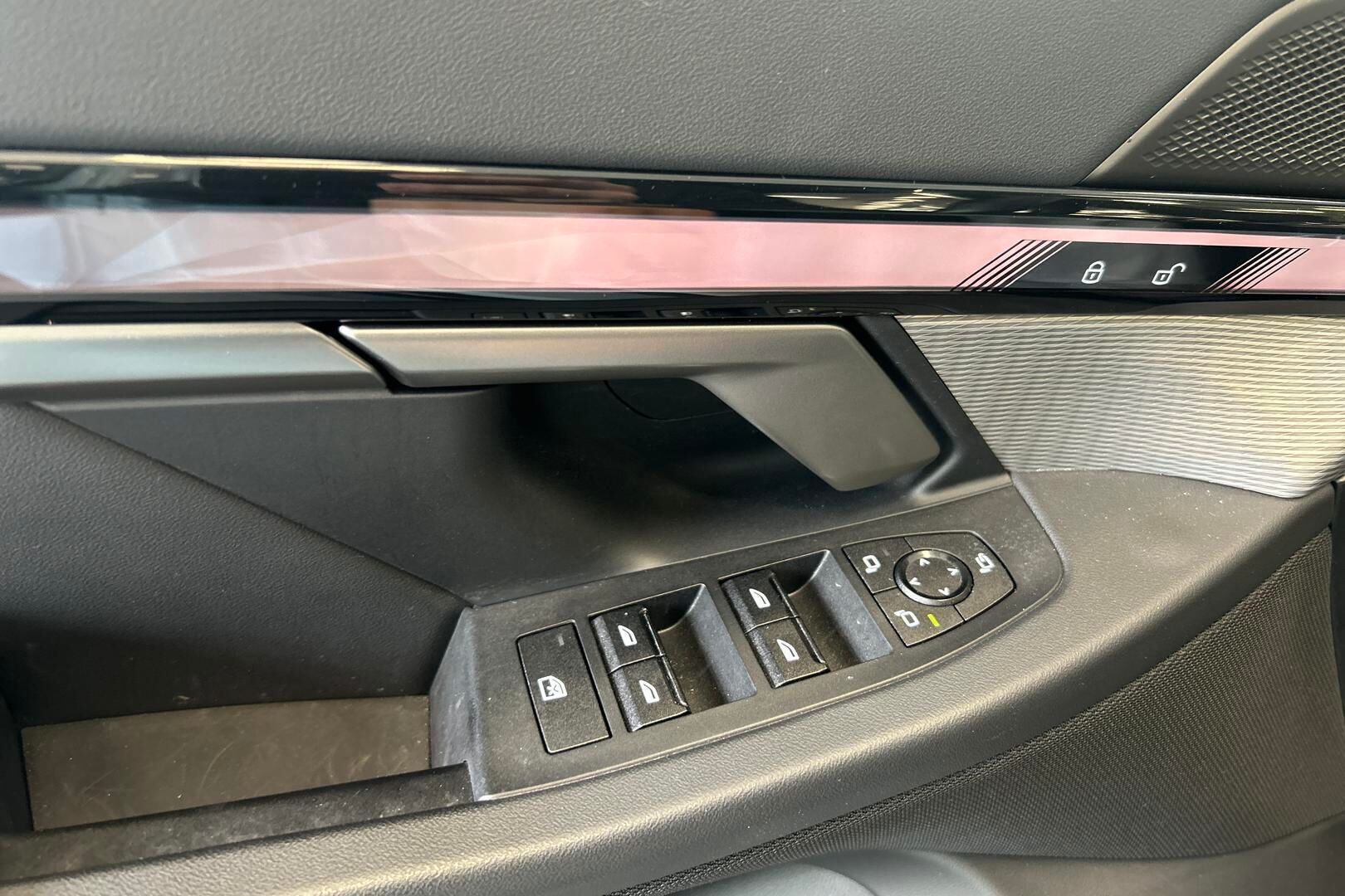BMW i5 iso kuva 27