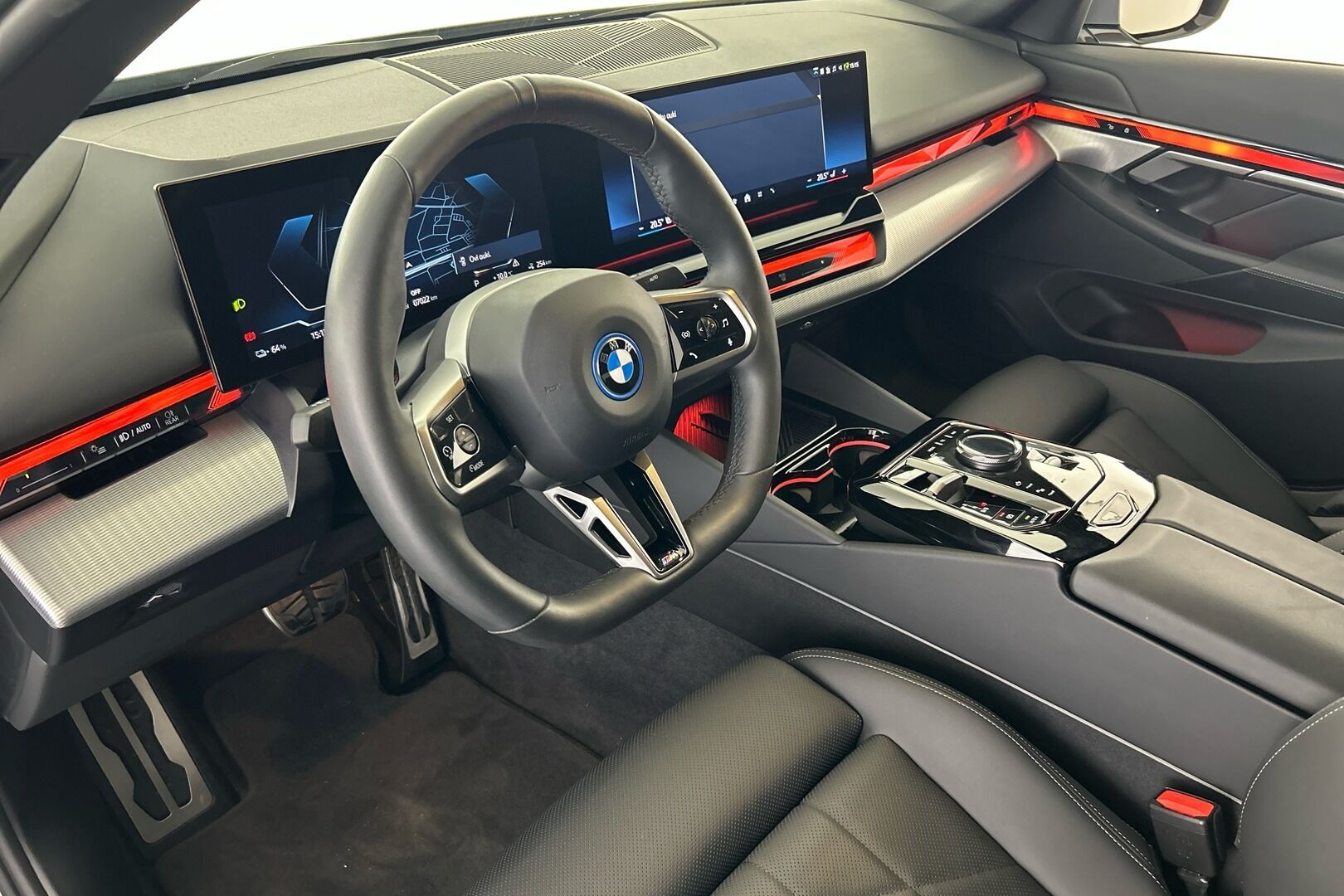 BMW i5 iso kuva 6