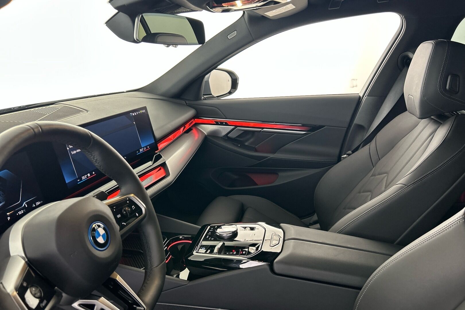 BMW i5 iso kuva 7