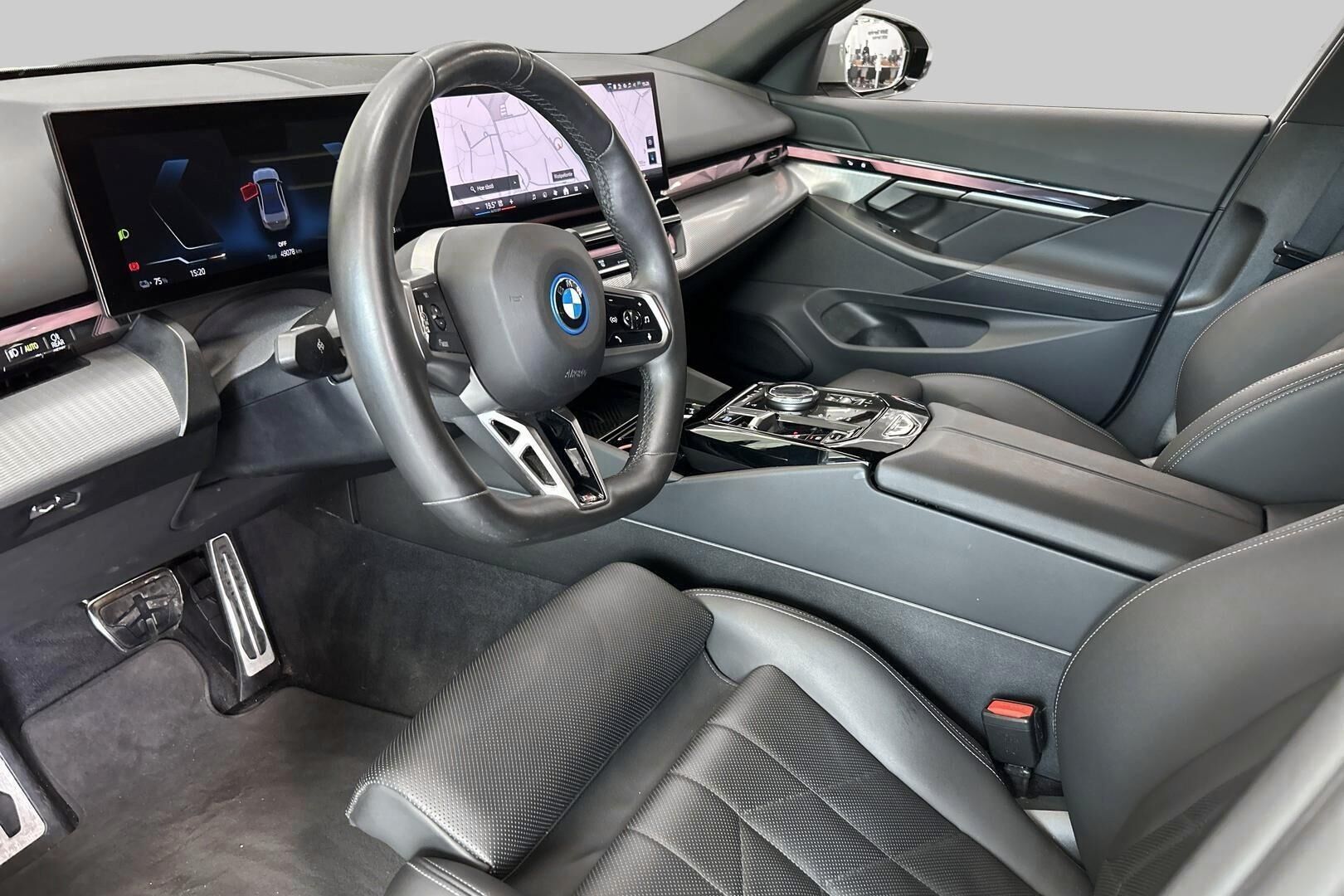BMW i5 iso kuva 8