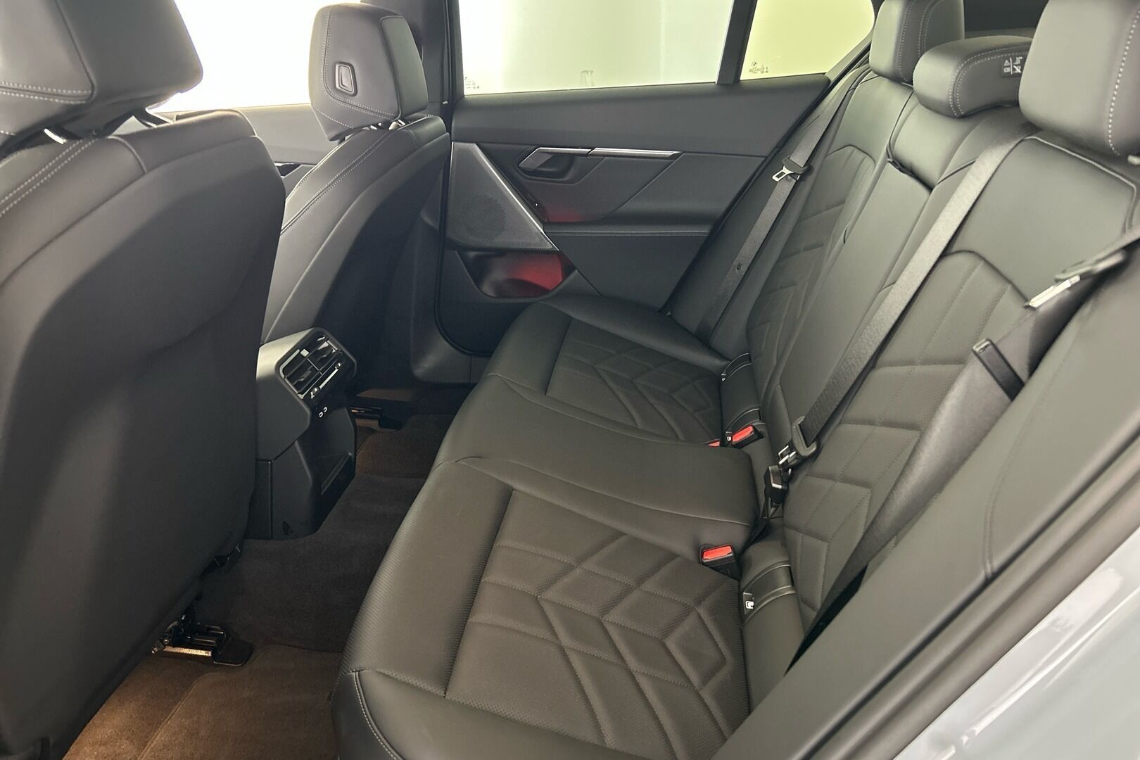 BMW i5 iso kuva 7