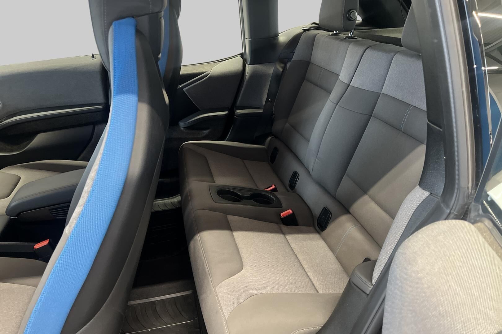 BMW I3S iso kuva 9