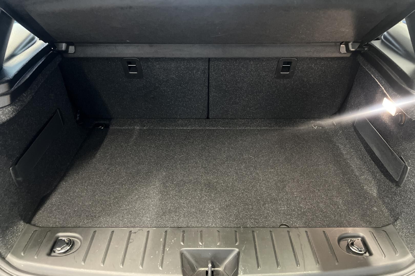 BMW I3S iso kuva 22