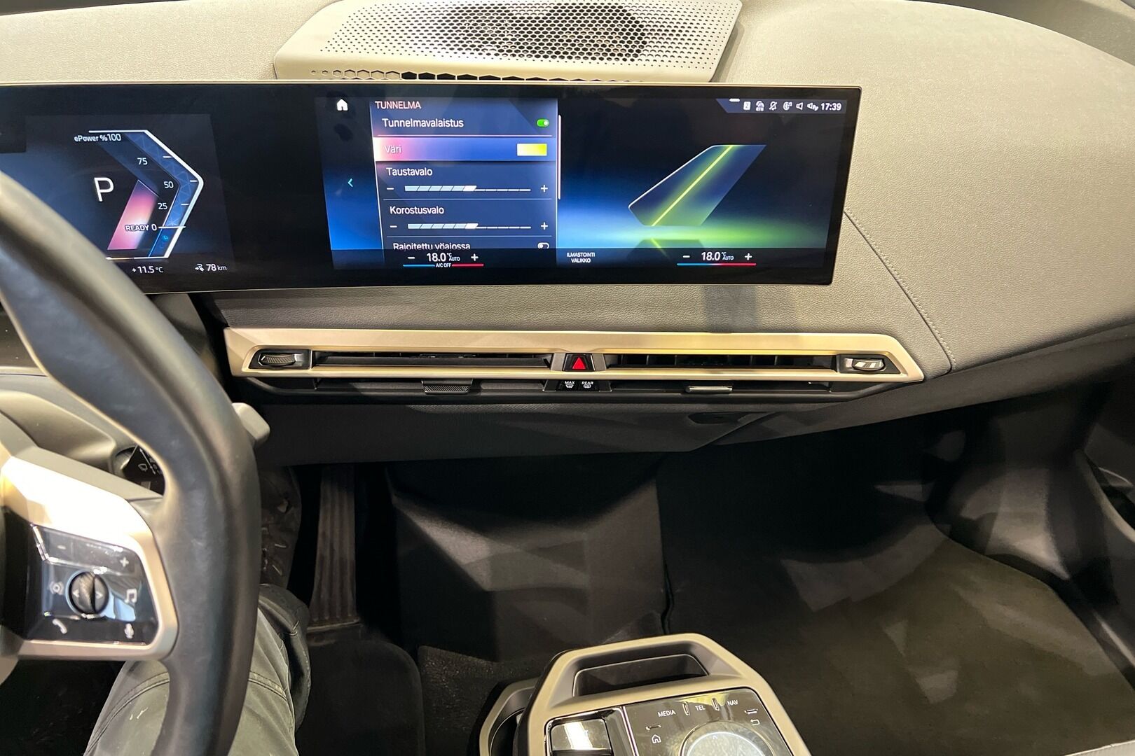 BMW IX iso kuva 17