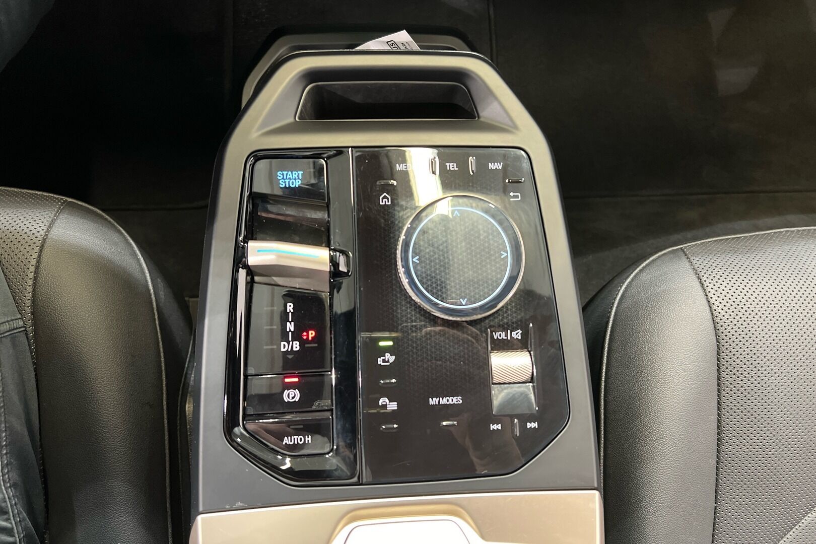 BMW IX iso kuva 20