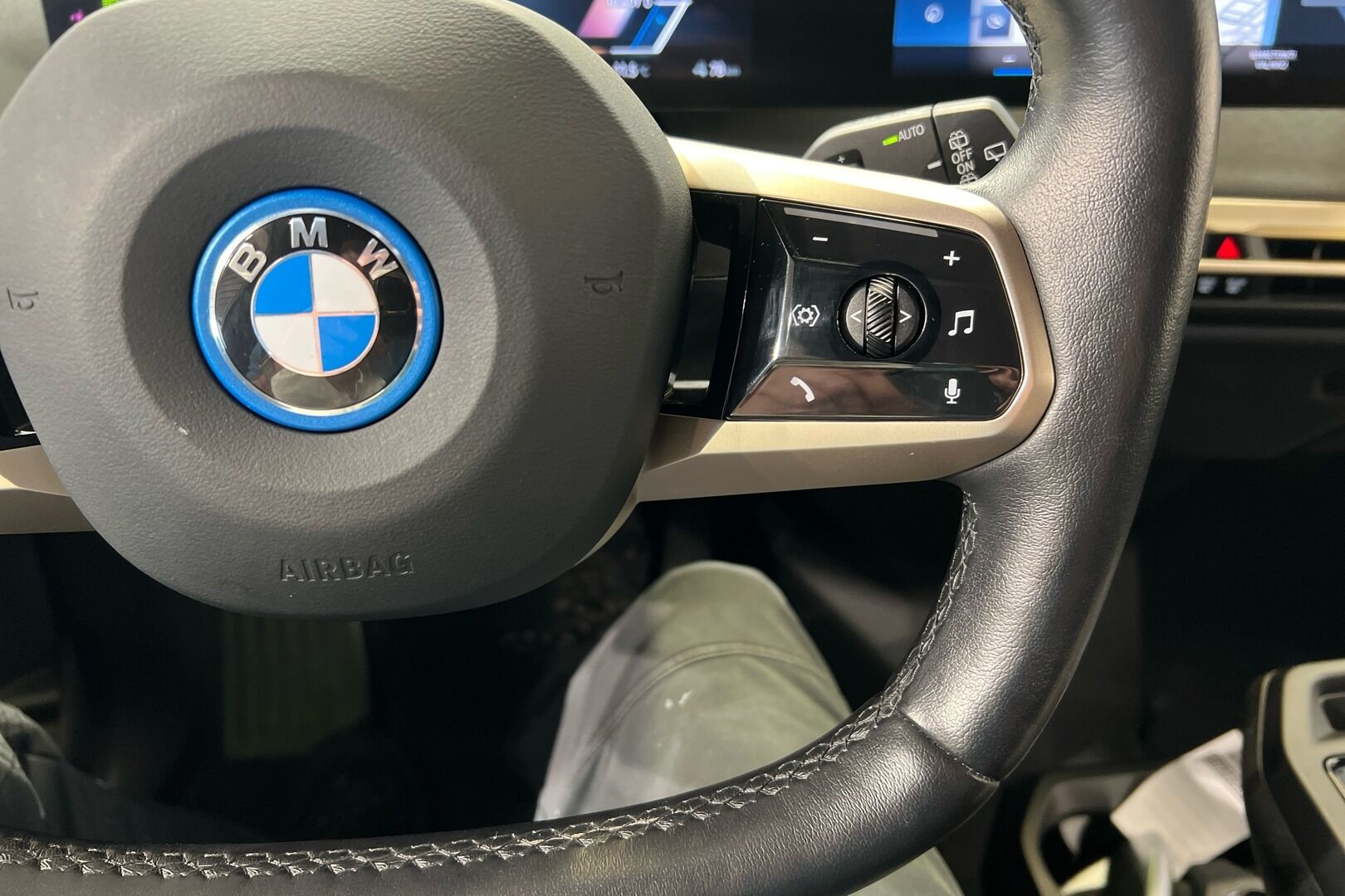 BMW IX iso kuva 21