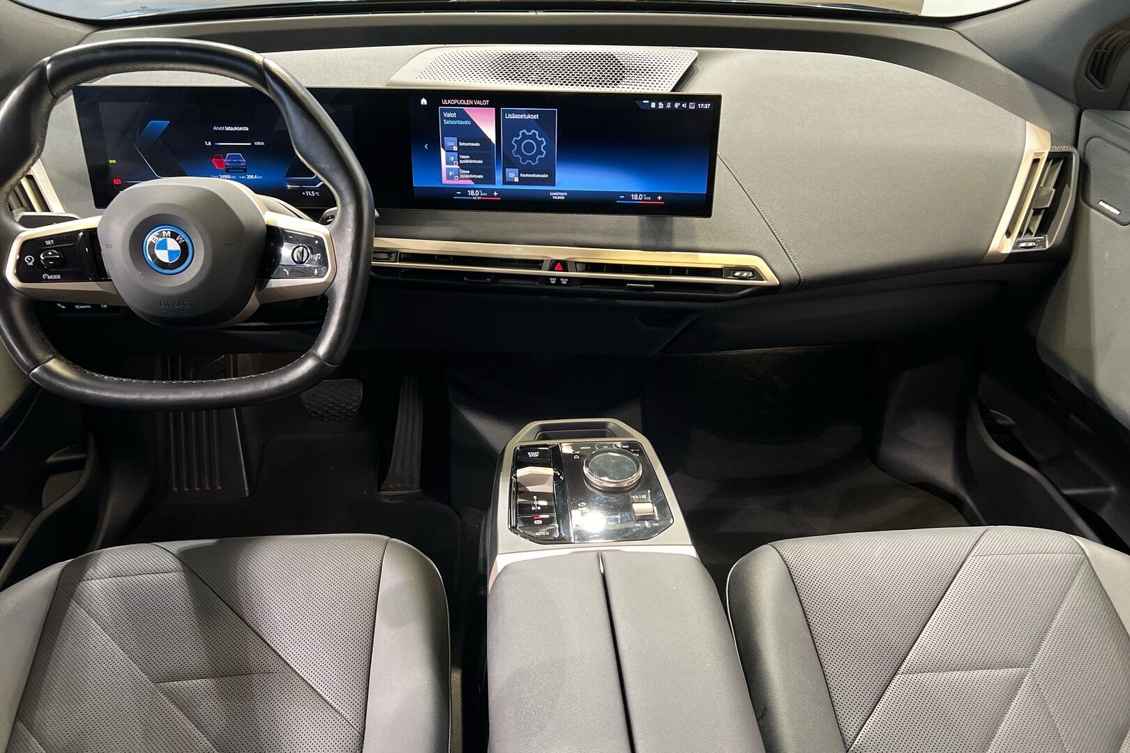BMW IX iso kuva 7