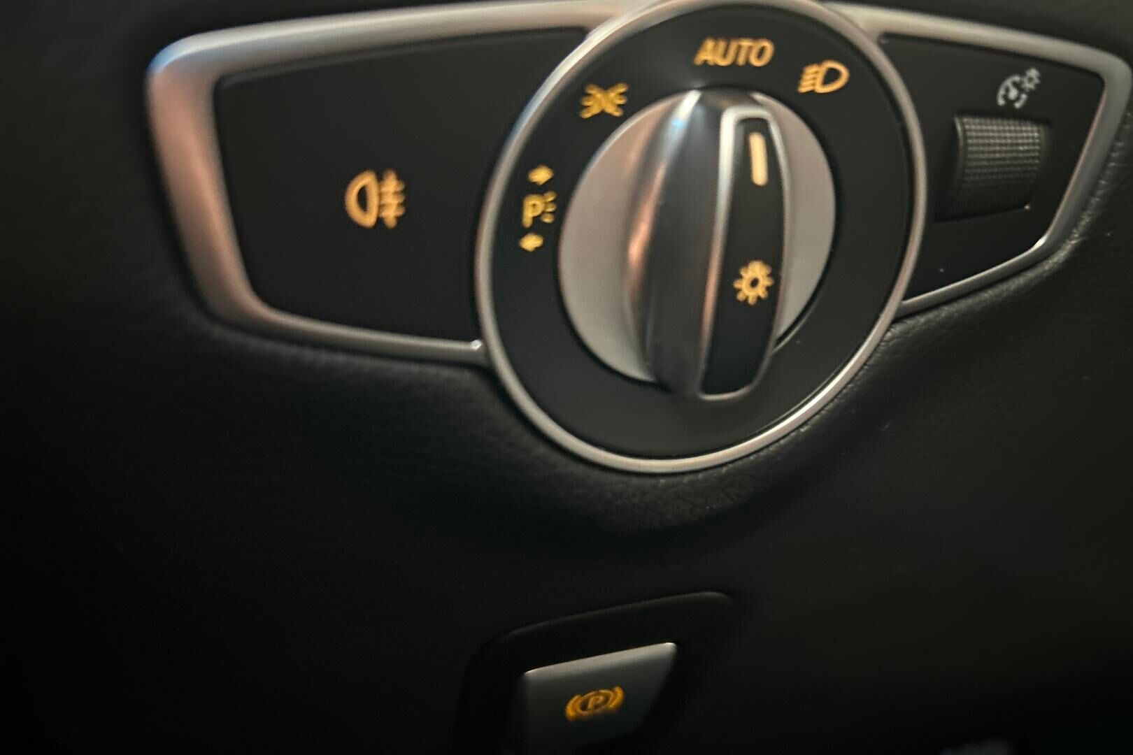 MERCEDES-BENZ EQC iso kuva 32