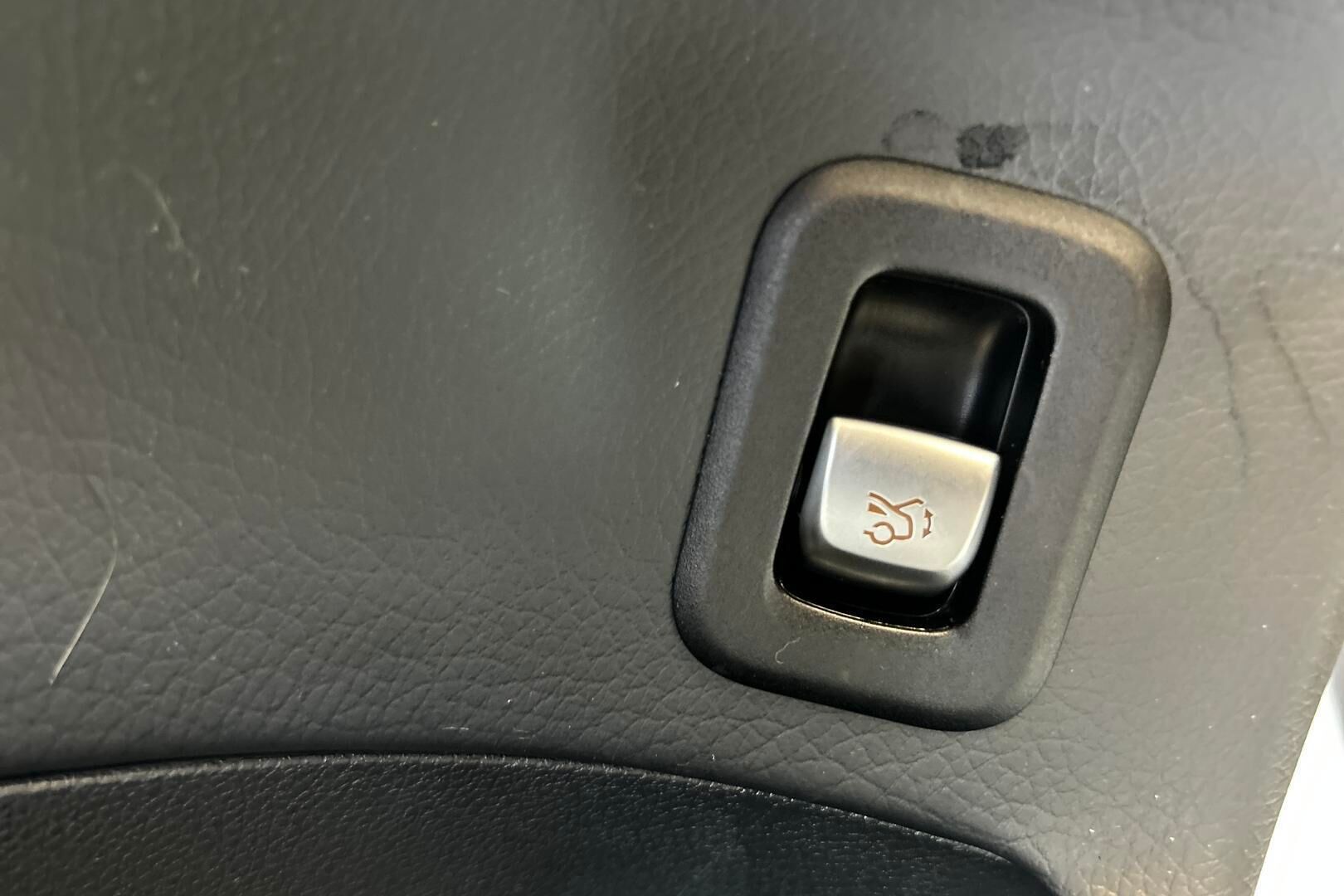 MERCEDES-BENZ EQC iso kuva 19