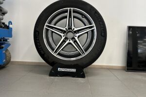 MERCEDES-BENZ EQC esikatselu 23