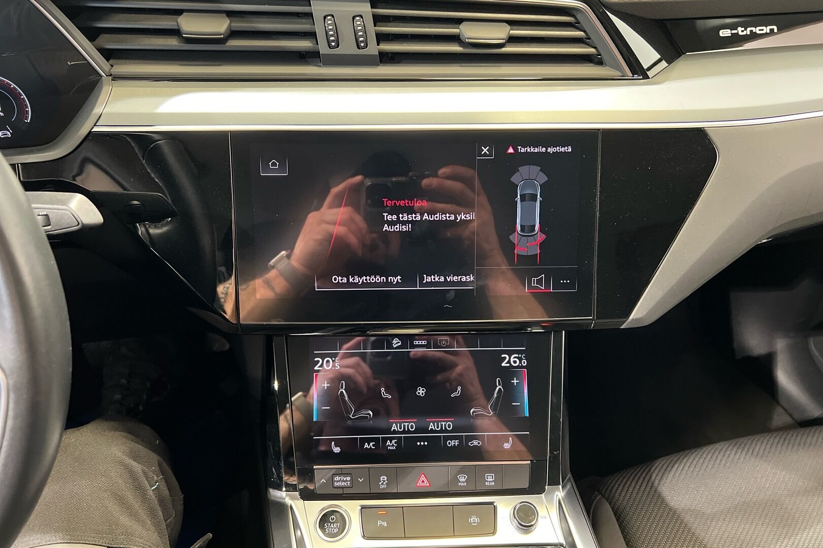 AUDI E-TRON iso kuva 15