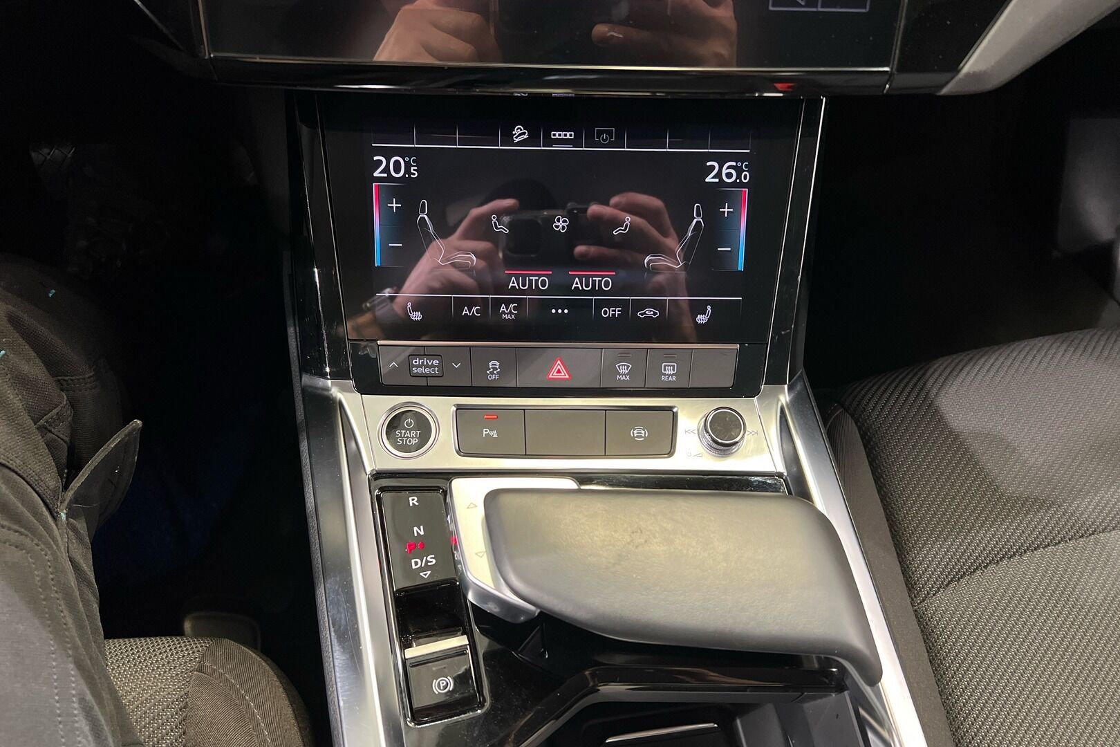 AUDI E-TRON iso kuva 18