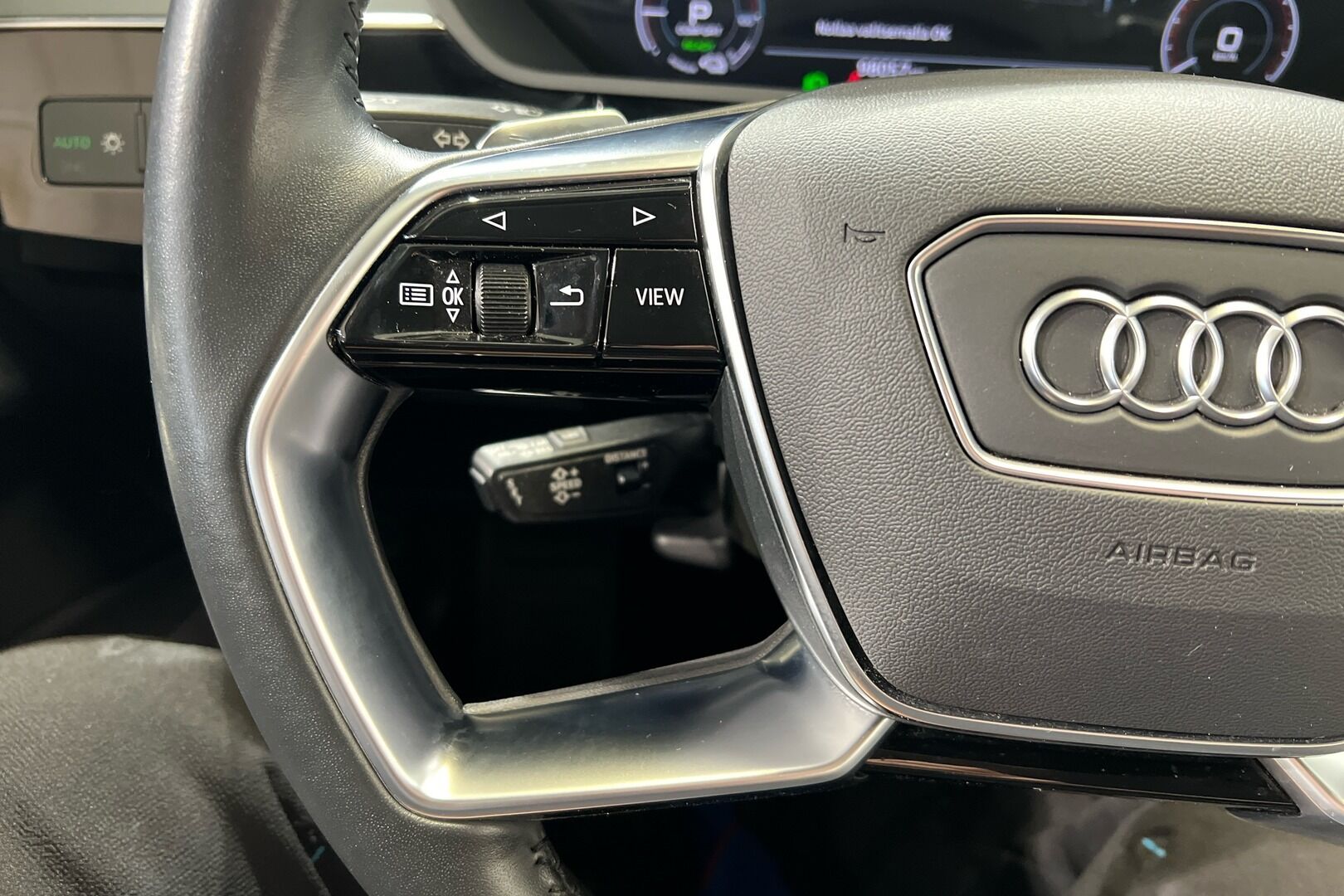AUDI E-TRON iso kuva 19