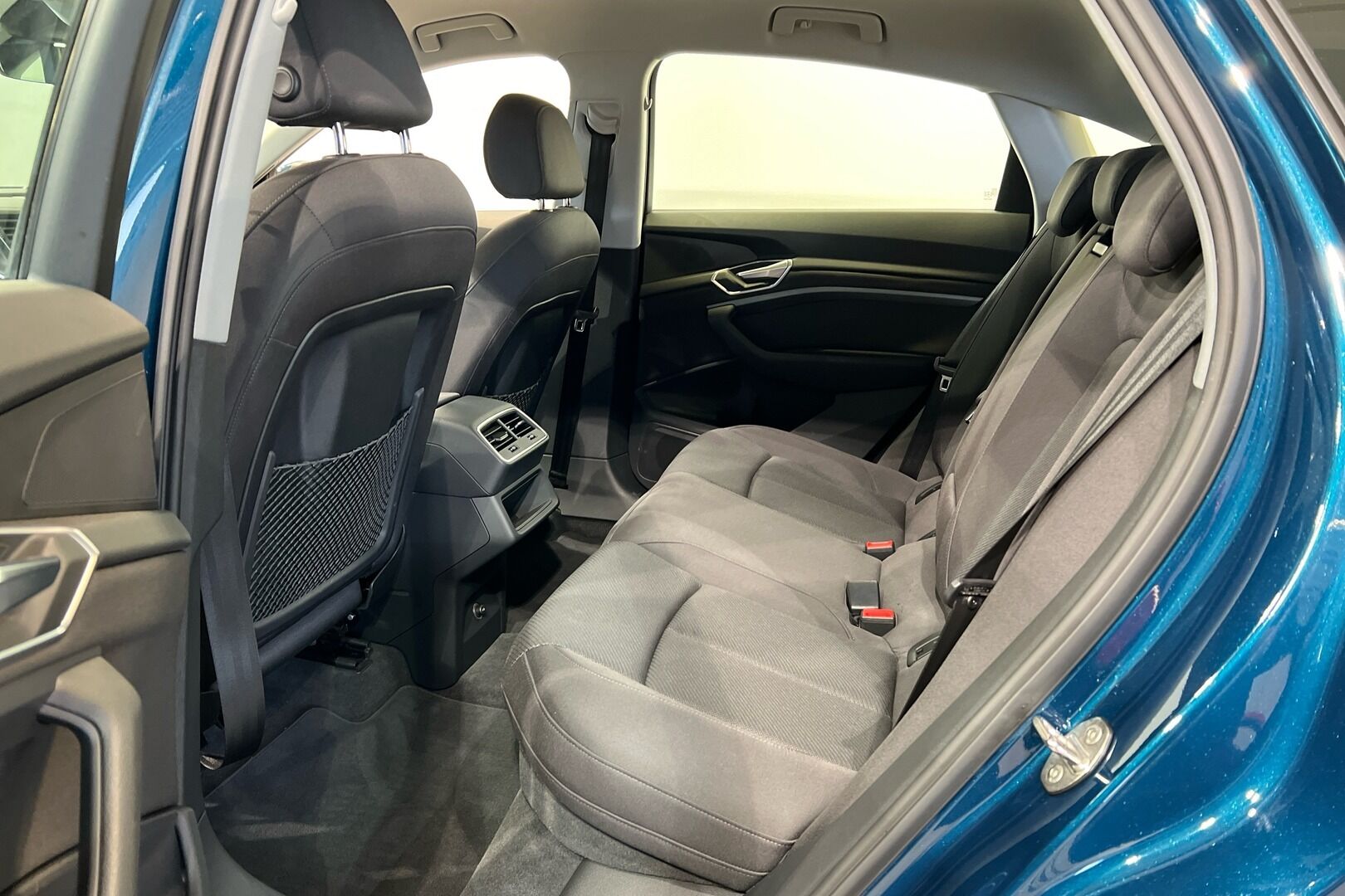 AUDI E-TRON iso kuva 9