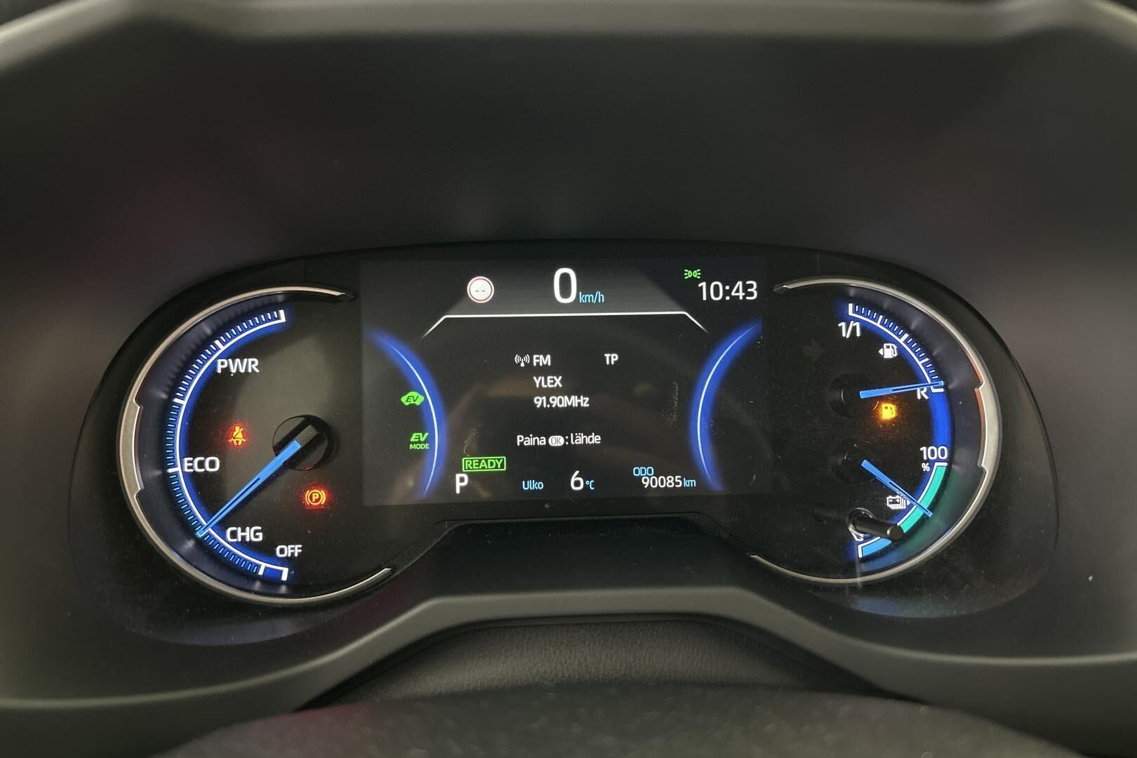 TOYOTA RAV4 Plug-in iso kuva 13