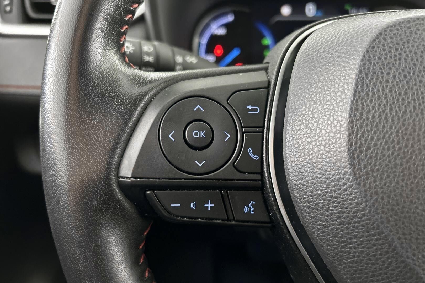 TOYOTA RAV4 Plug-in iso kuva 14