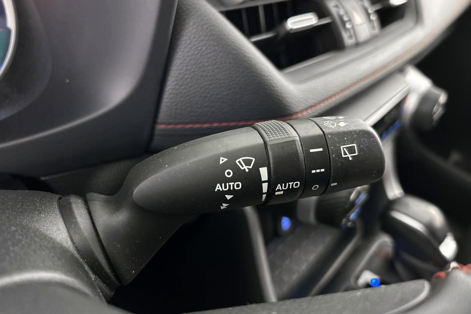 TOYOTA RAV4 Plug-in iso kuva 17