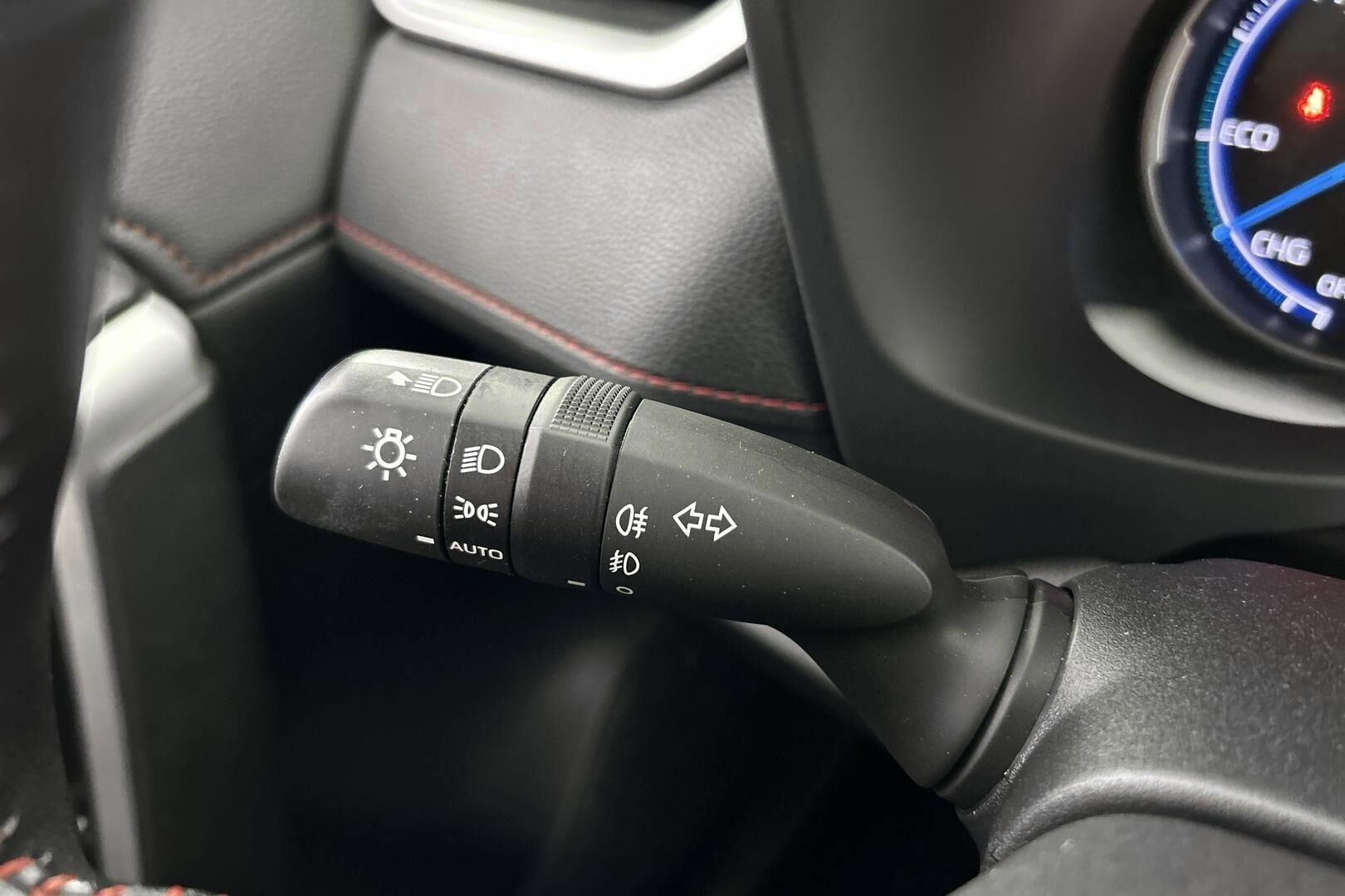 TOYOTA RAV4 Plug-in iso kuva 25