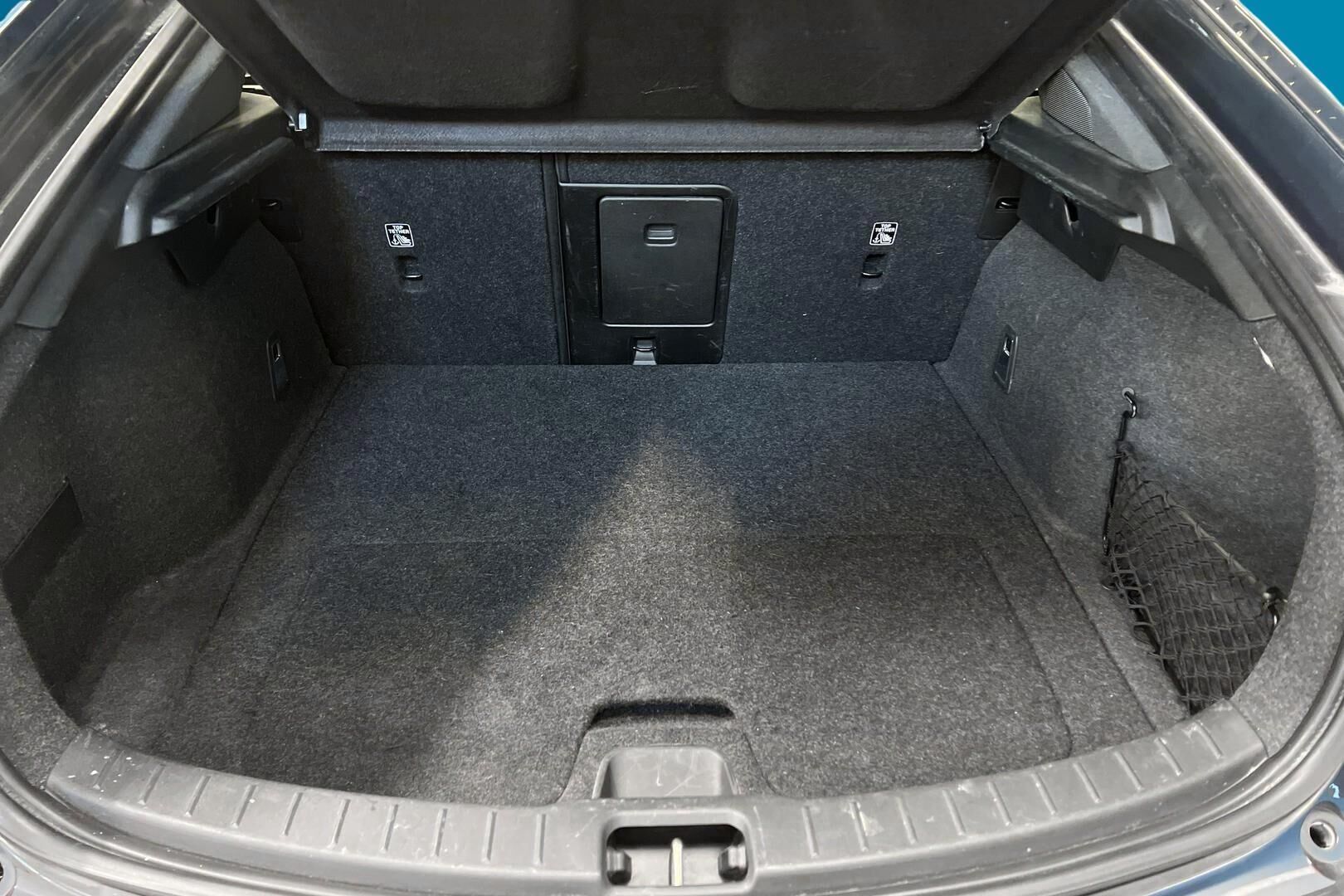 POLESTAR 2 iso kuva 11