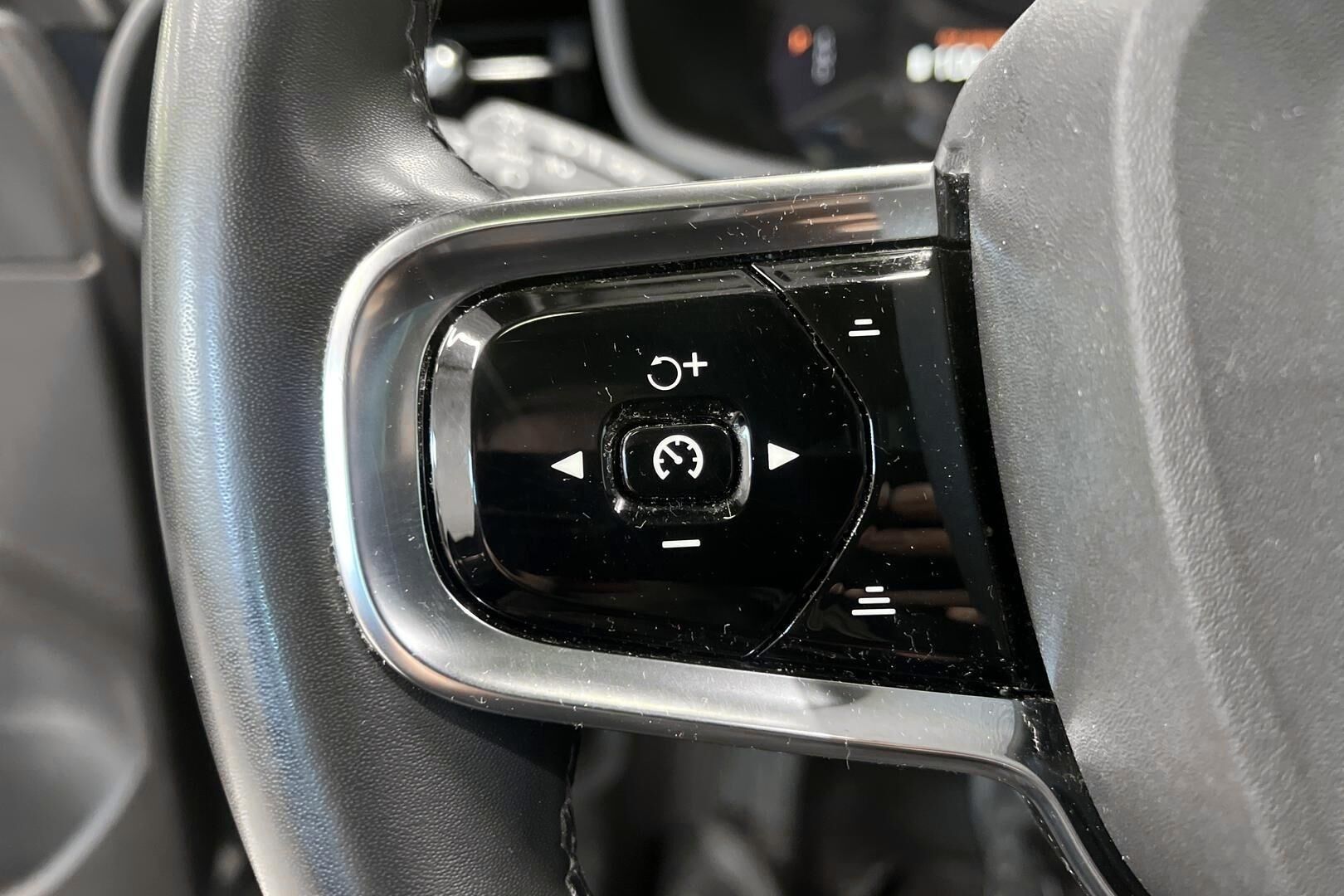 POLESTAR 2 iso kuva 15