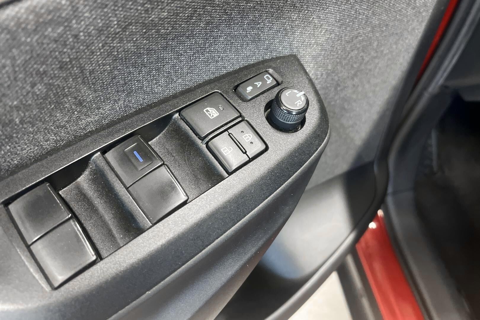 TOYOTA YARIS CROSS iso kuva 13