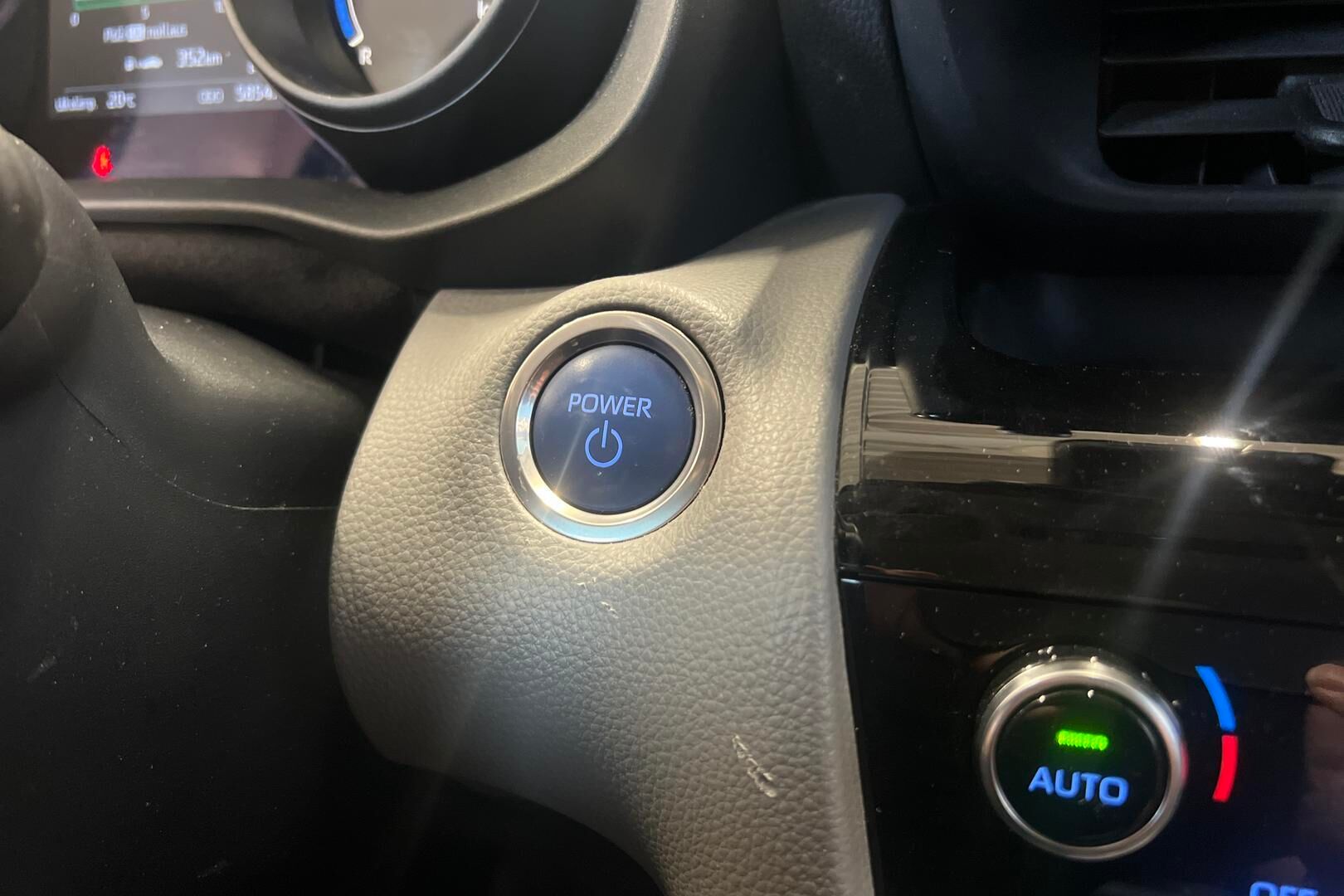 TOYOTA YARIS CROSS iso kuva 19